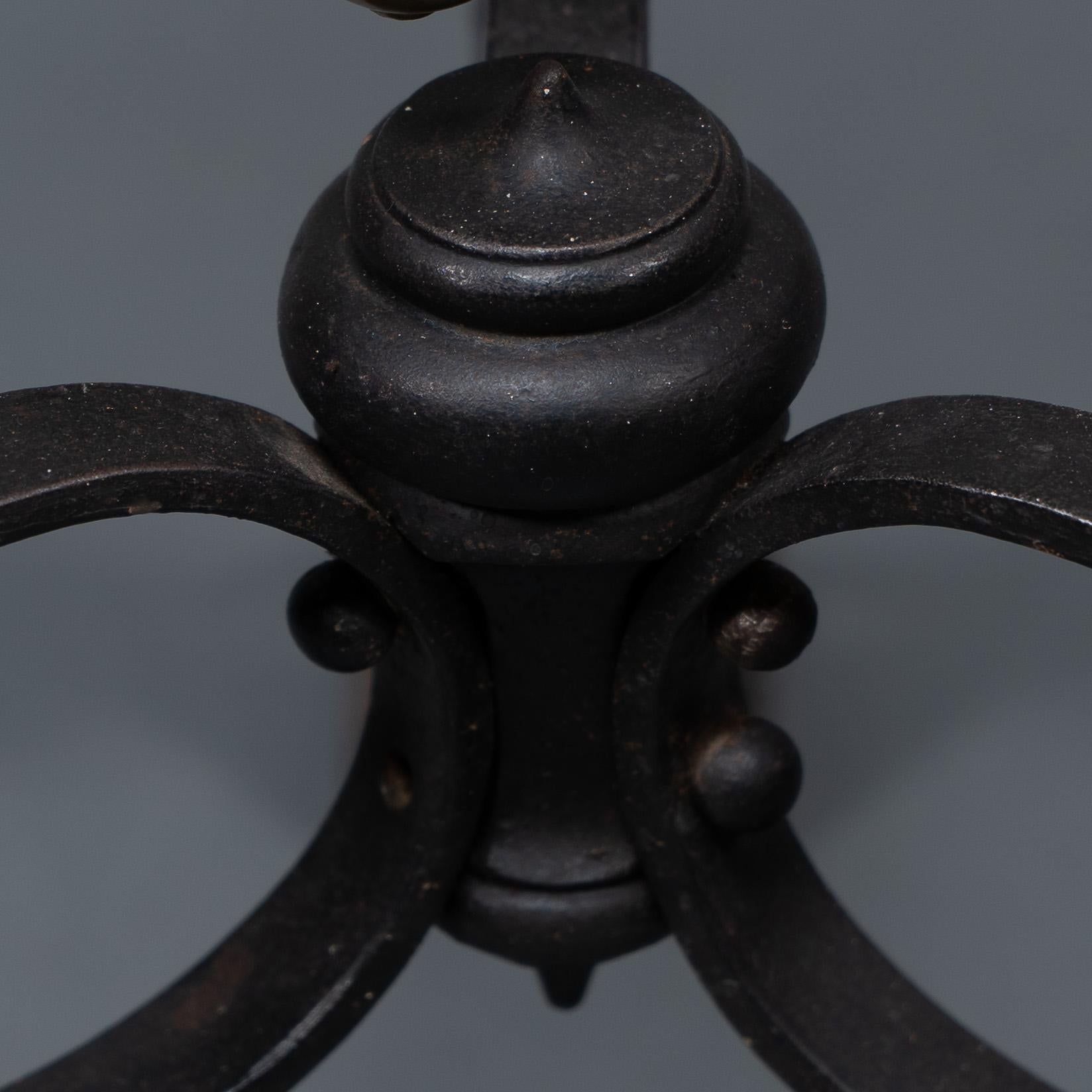 WAS Benson. Eine äußerst seltene Arts and Crafts-Stehlampe aus Eisen mit Teleskop, Standard im Angebot 10