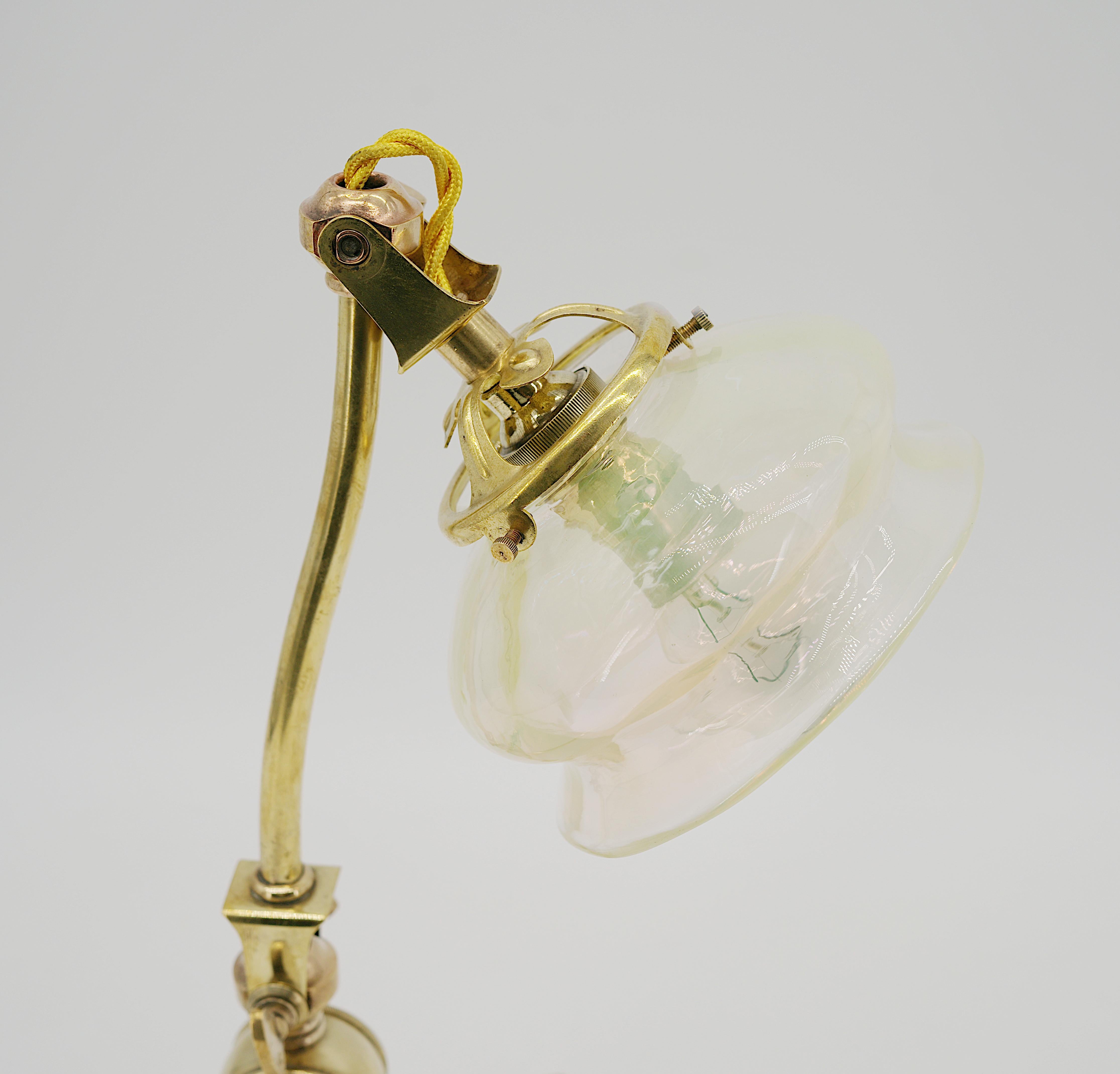 Arts and Crafts Lampada da tavolo o applique W.A.S. Benson, 1900 in vendita
