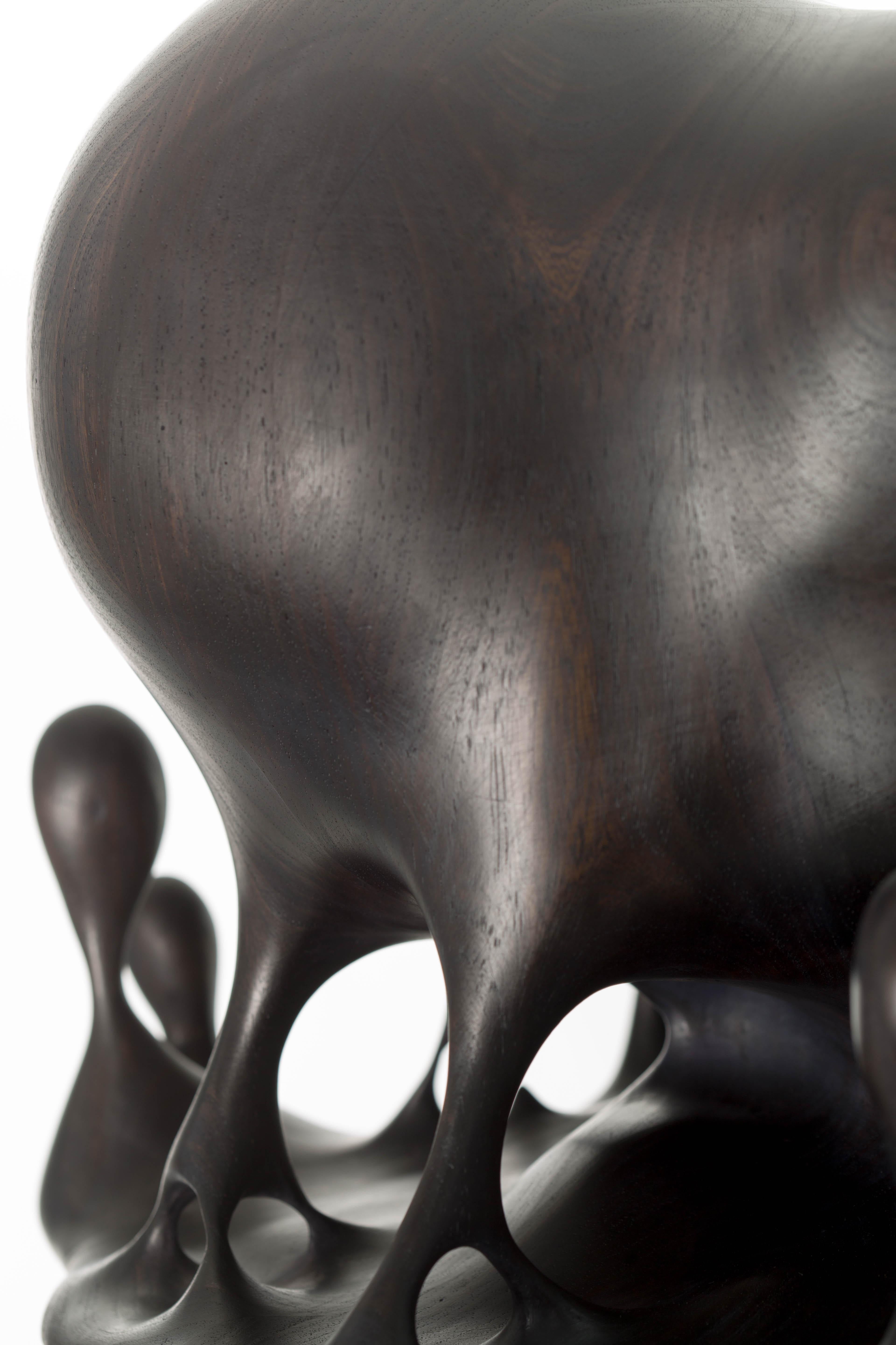 Legno L'amore era reale? Scultura di Driaan Claassen in vendita
