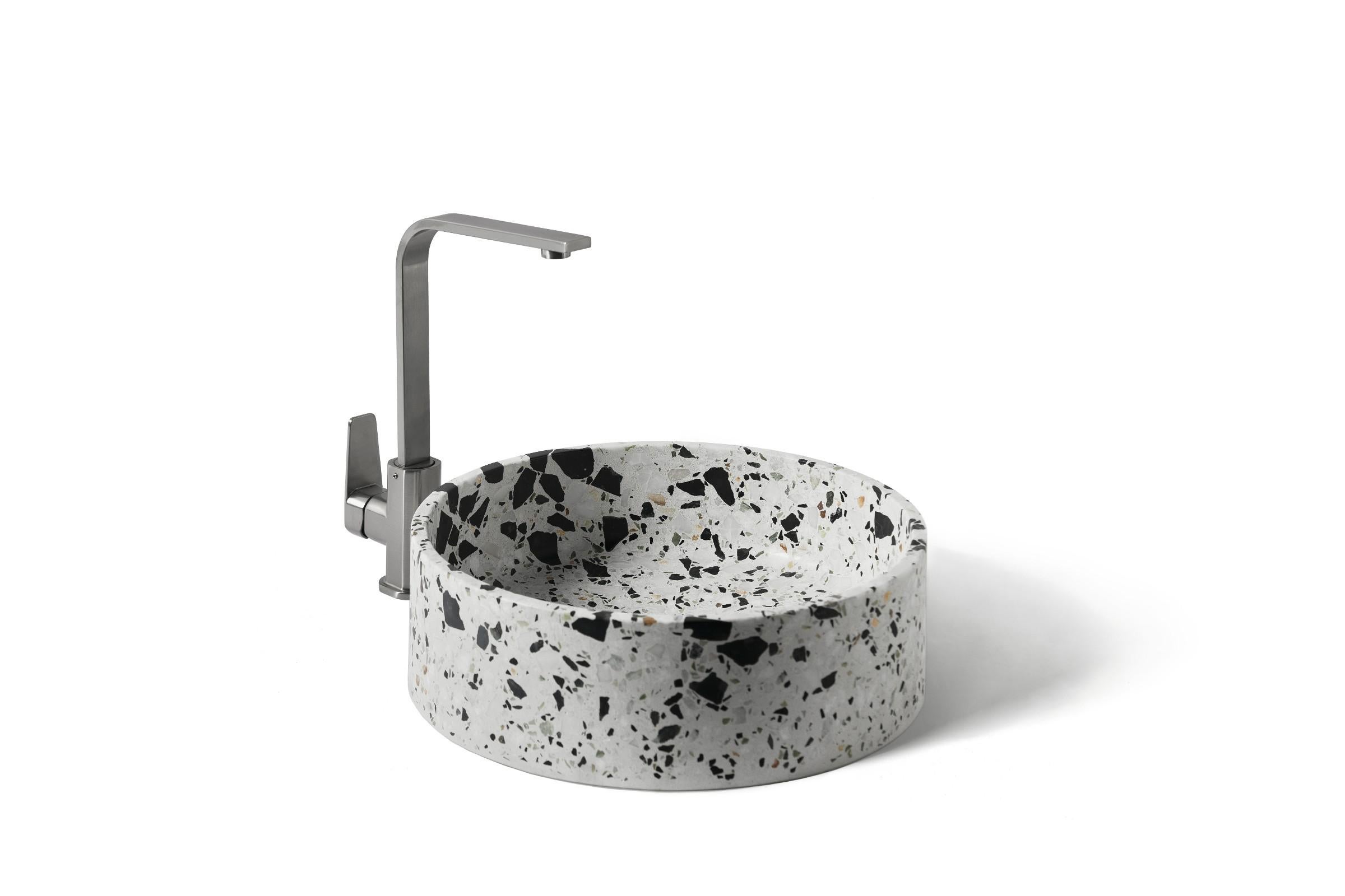 Aquarelle de toilette / récipient « HUI » en terrazzo « noir » en vente 1