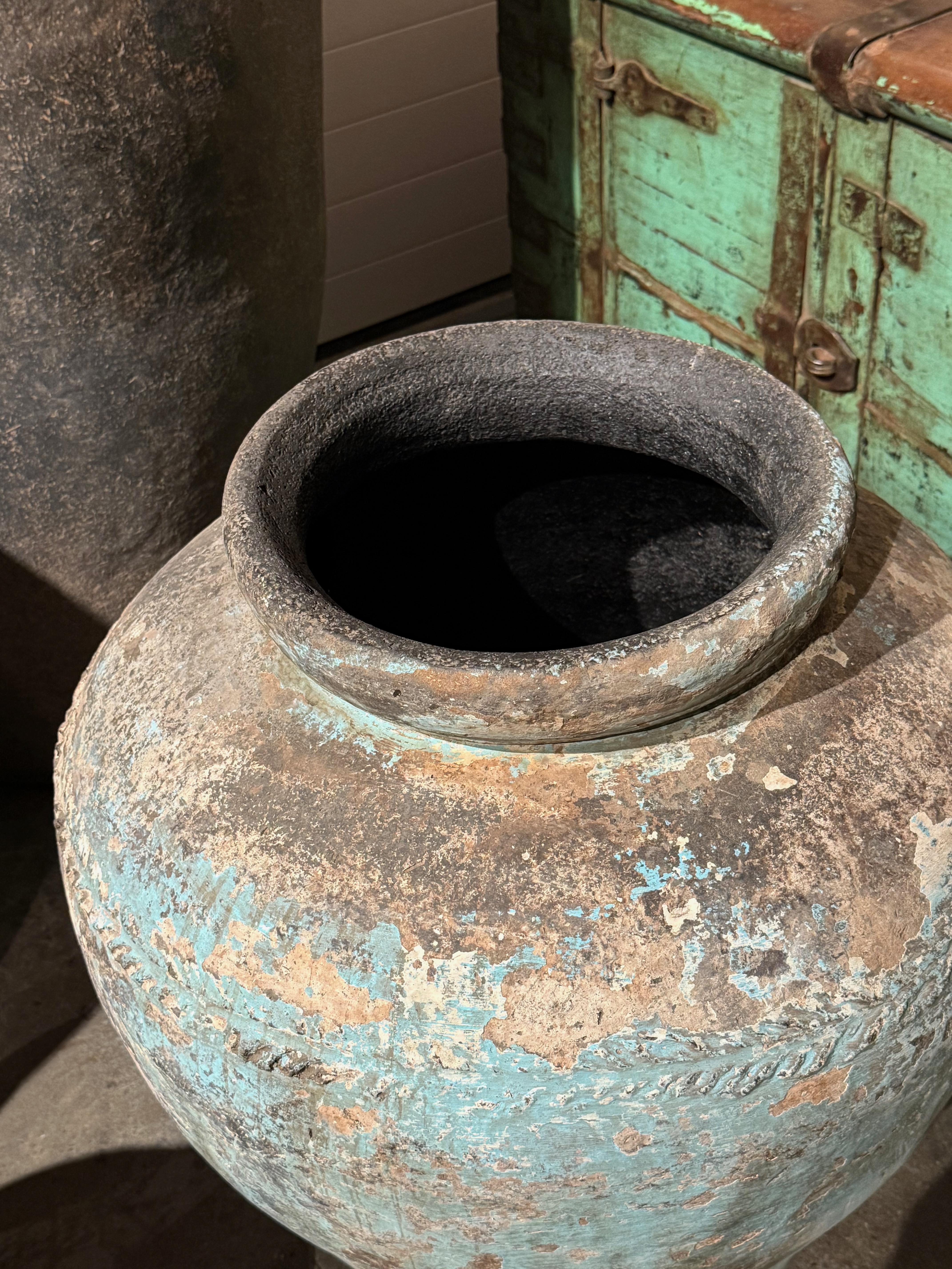 Indiano Vaso d'acqua blu e bianco lavato, India, XIX secolo in vendita