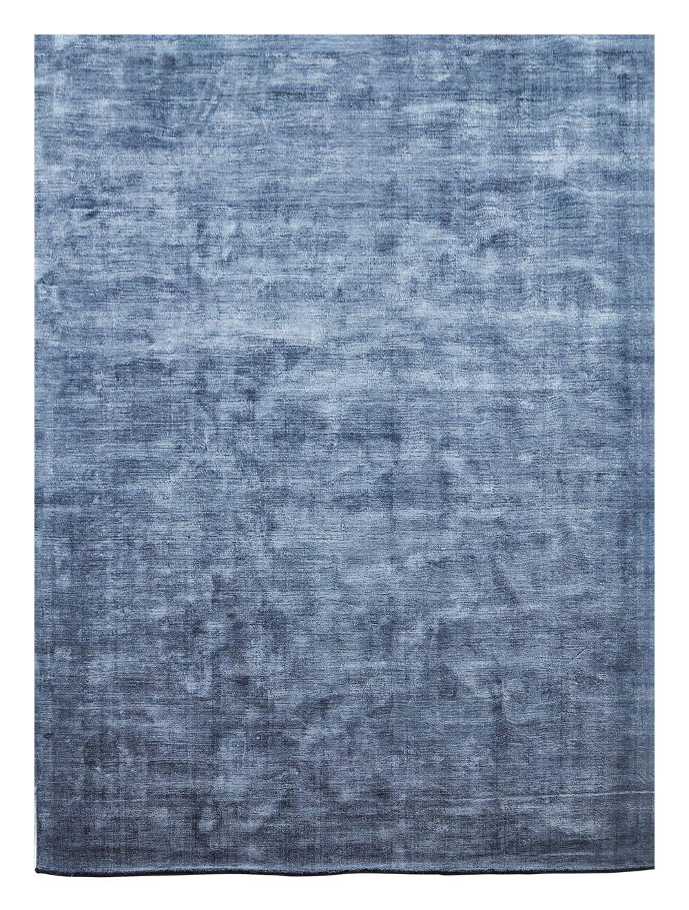 Washed blue karma carpet by Massimo Copenhagen.
Handwoven
Materials: 100% recycled bamboo.
Dimensions: W 250 x H 350 cm.
Available colors: light grey, nougat brown, washed blue, and olive green..
Other dimensions are available: 160 x 230 cm,