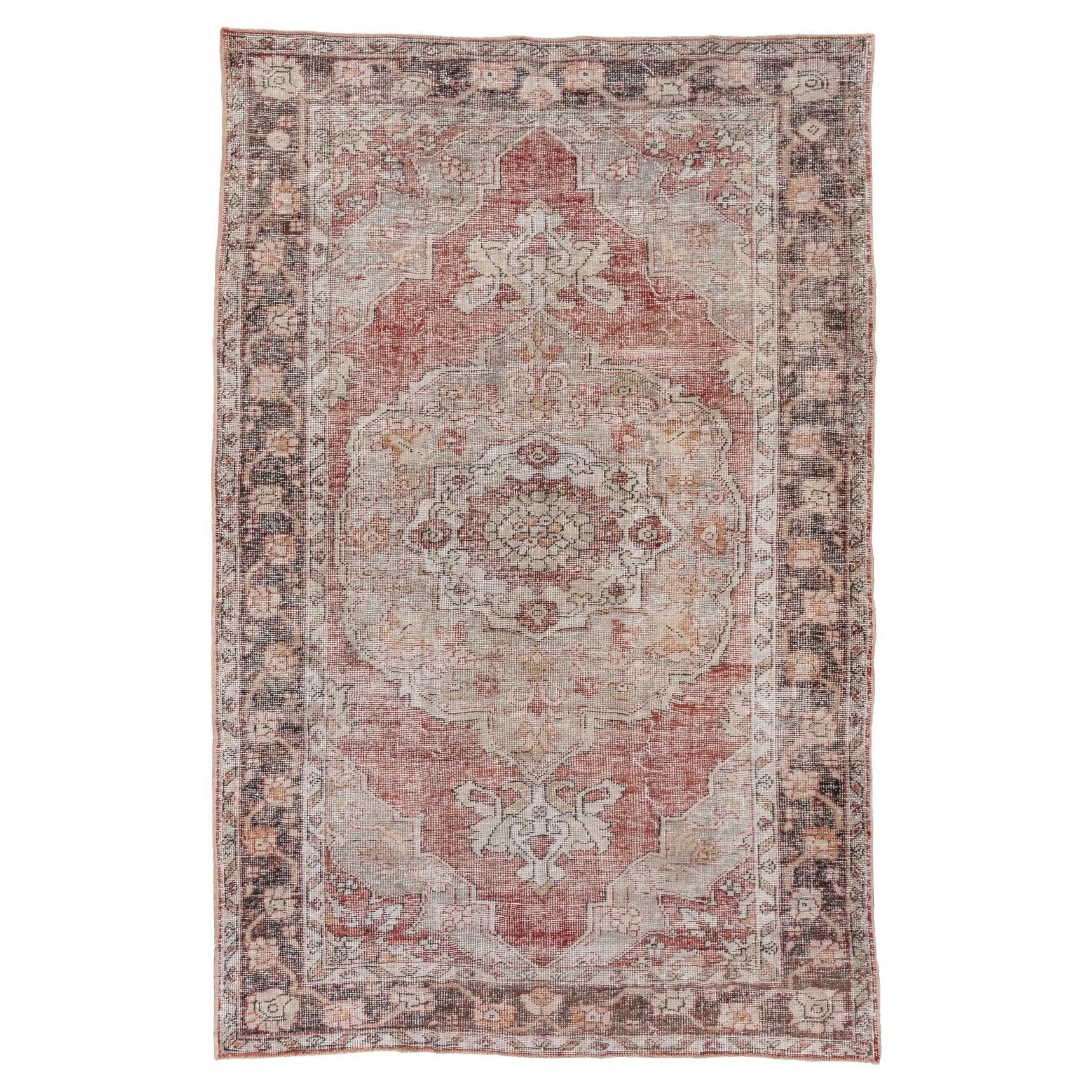 gewaschener Oushak mit Diamant-Mittelmotiv im Angebot