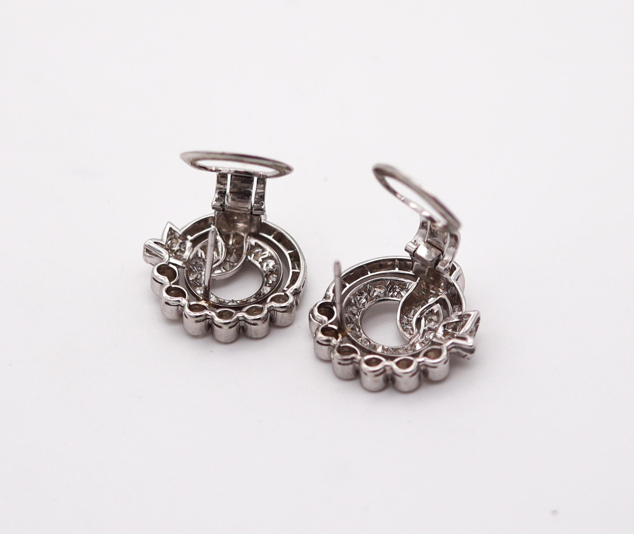 WASLIKOFF & SONS 1930 Deco Clips Earrings In Platinum With 4.18 Ctw In Diamonds In Excellent Condition For Sale In Miami, FL