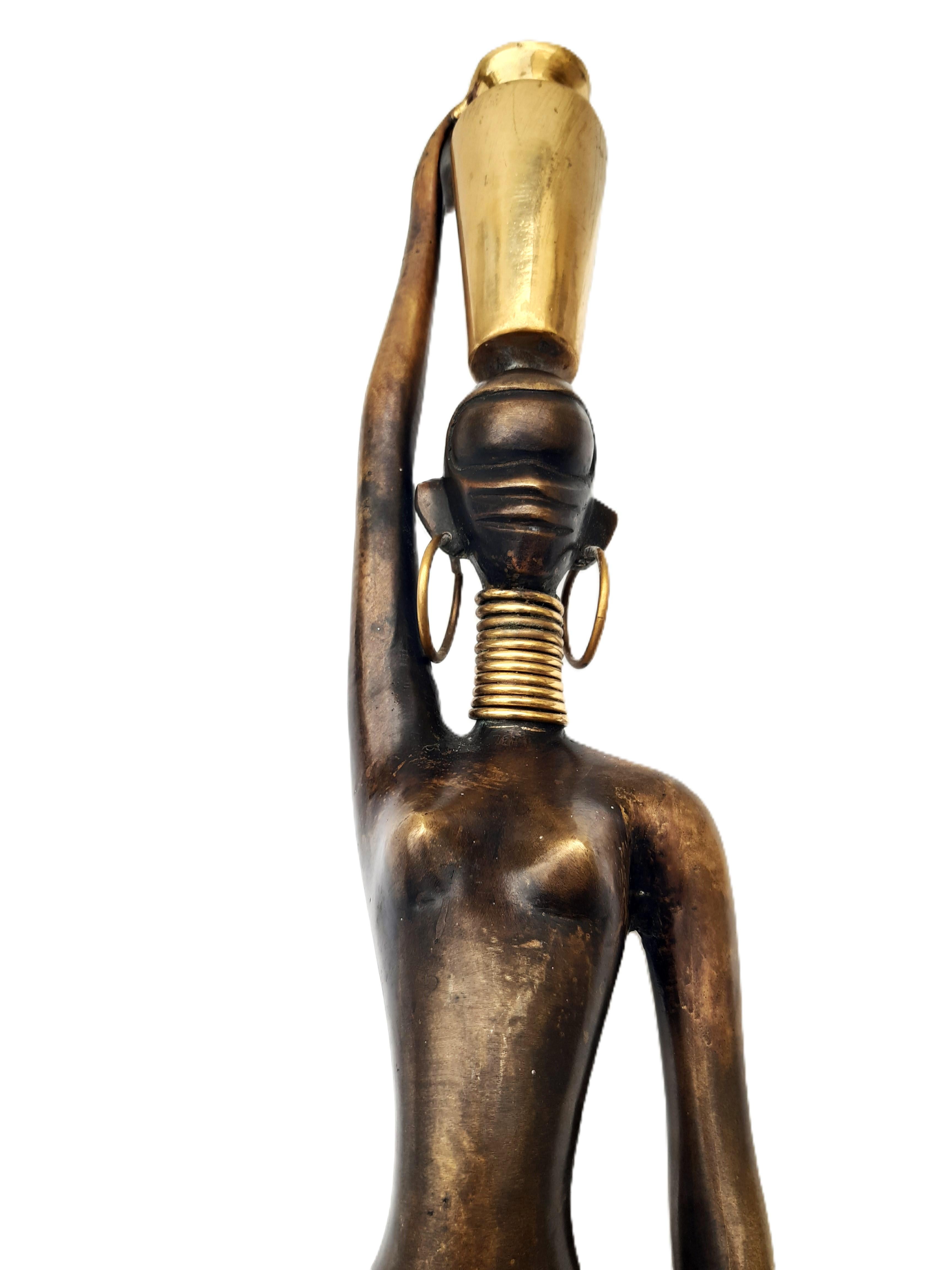 Patinato Wasserträgerin Bronze nach Karl Hagenauer 98cm 60er Jahre in vendita