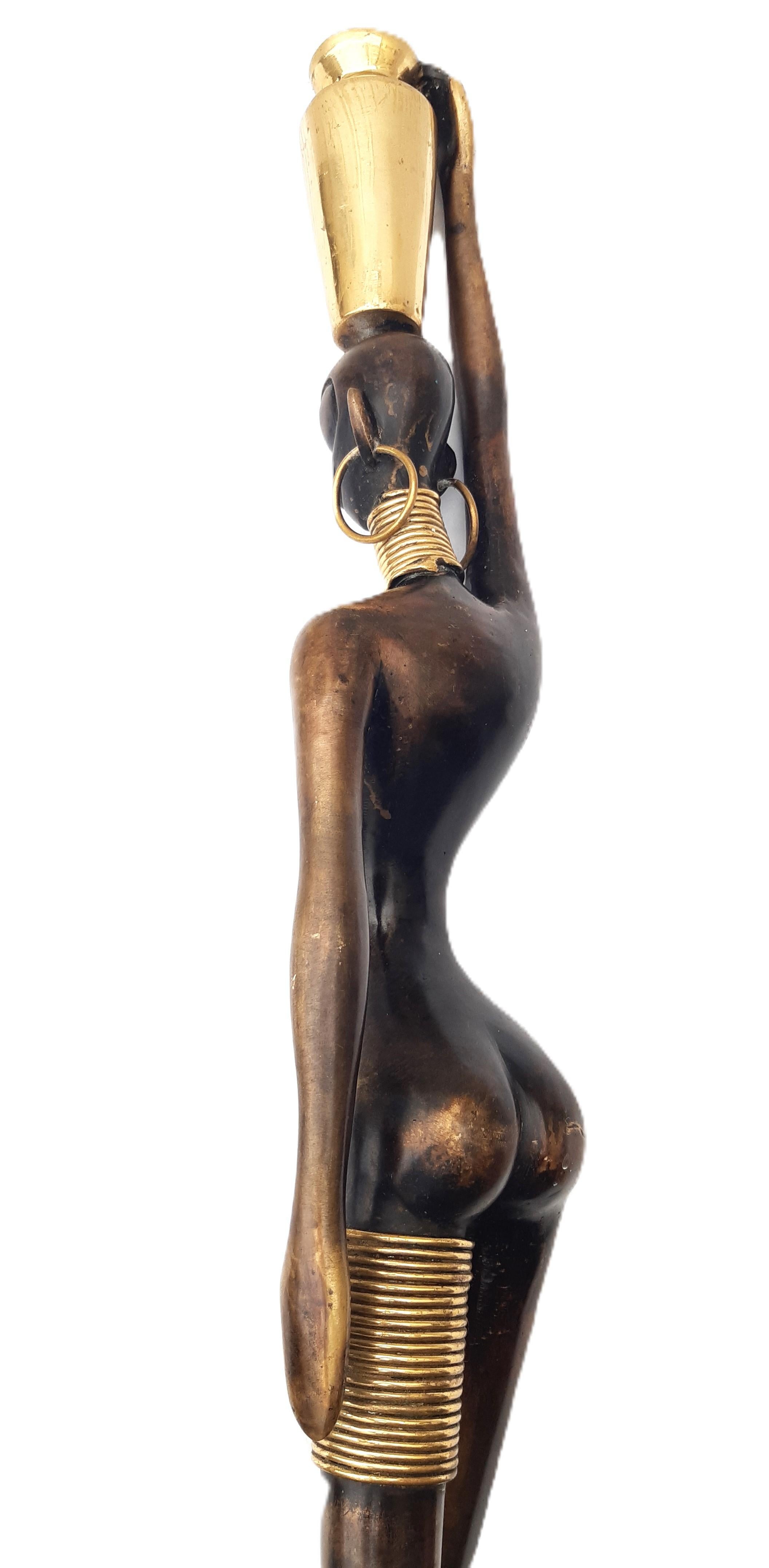 Metà XX secolo Wasserträgerin Bronze nach Karl Hagenauer 98cm 60er Jahre in vendita