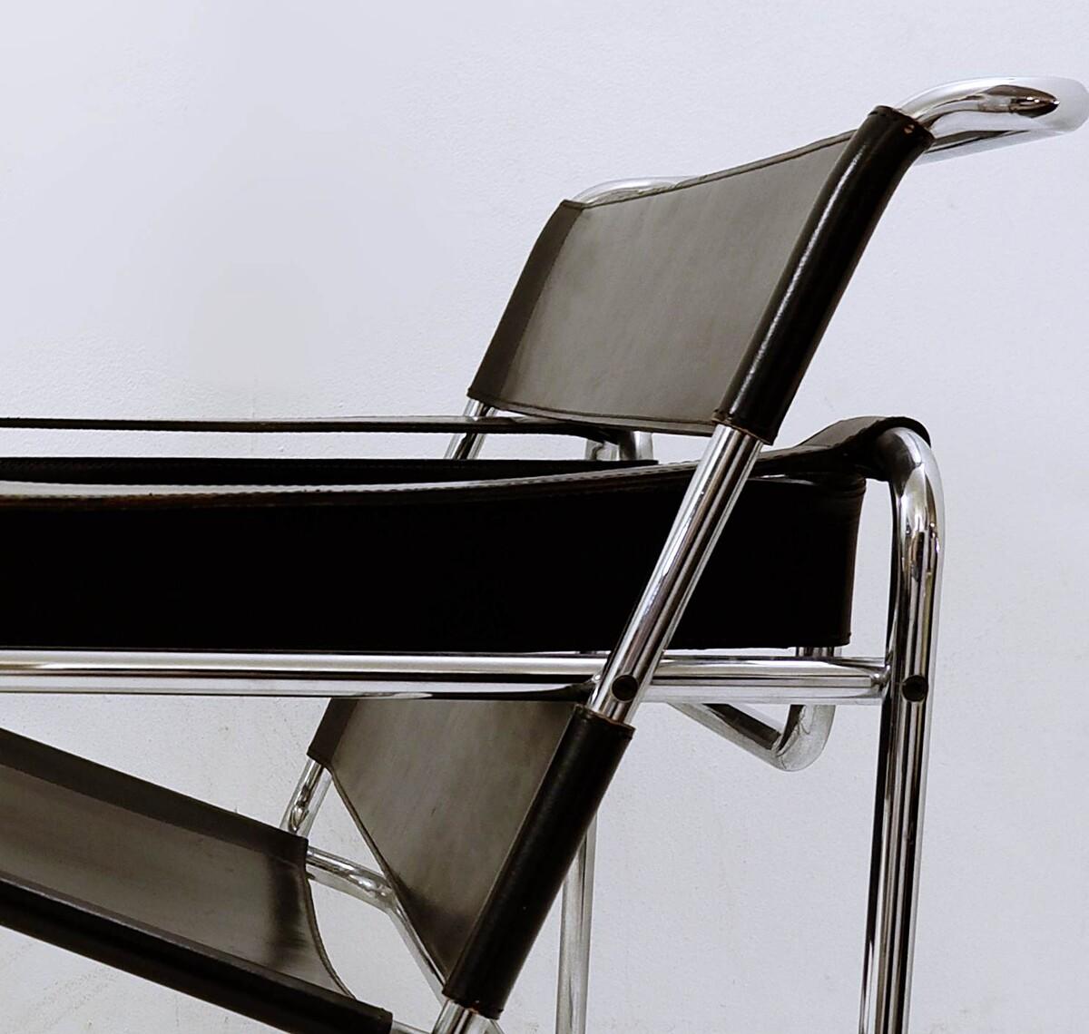 'Wassily' Armchair by Marcdel Breuer. Black Original Leather In Fair Condition In Brussels , BE