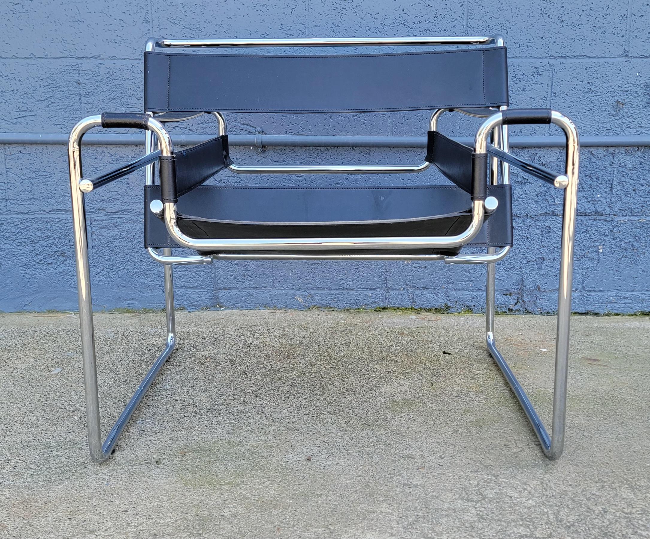 Classic leather and polished chrome Wassily lounge chair designed by Marcel Breuer. Retains 