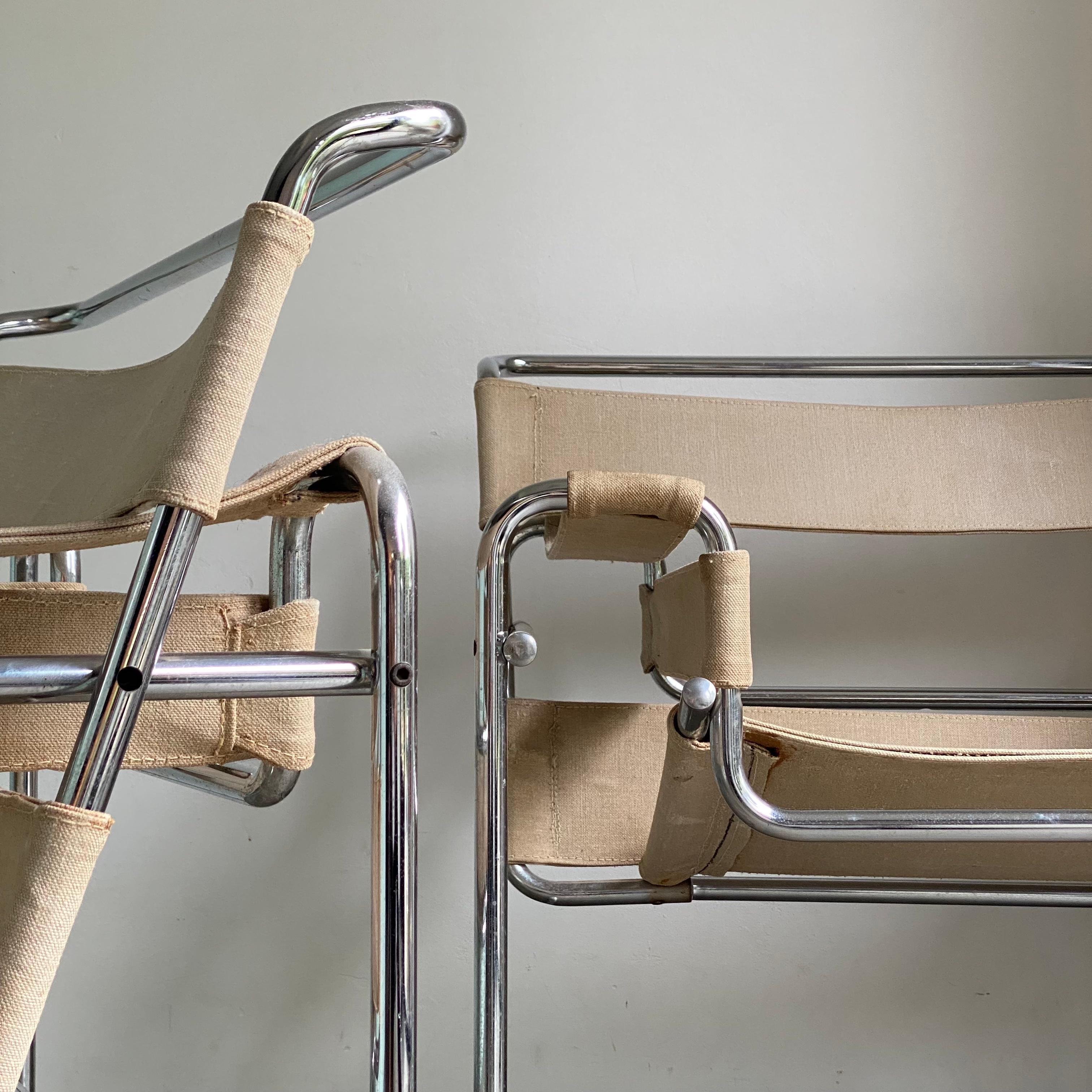 La Sedia Wassily, progettata da Marcel Breuer nel 1925, è una pietra miliare dell'arredamento moderno. Originariamente chiamata *B3 Chair*, il suo soprannome derivava dall'equivoco che fosse stata realizzata appositamente per Wassily Kandinsky, che