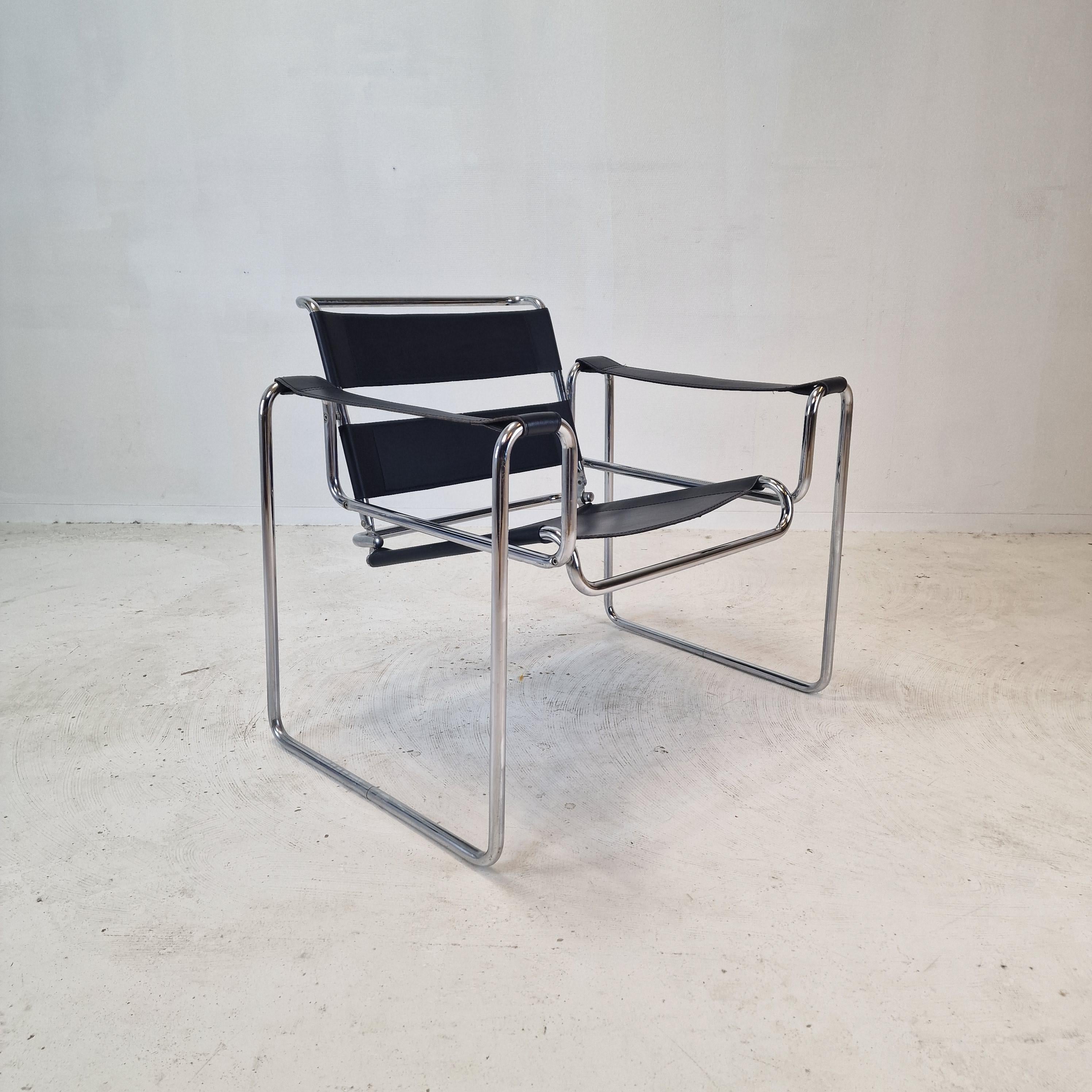 Mid-Century Modern Wassily Chair by Marcel Breuer, 1980s For Sale