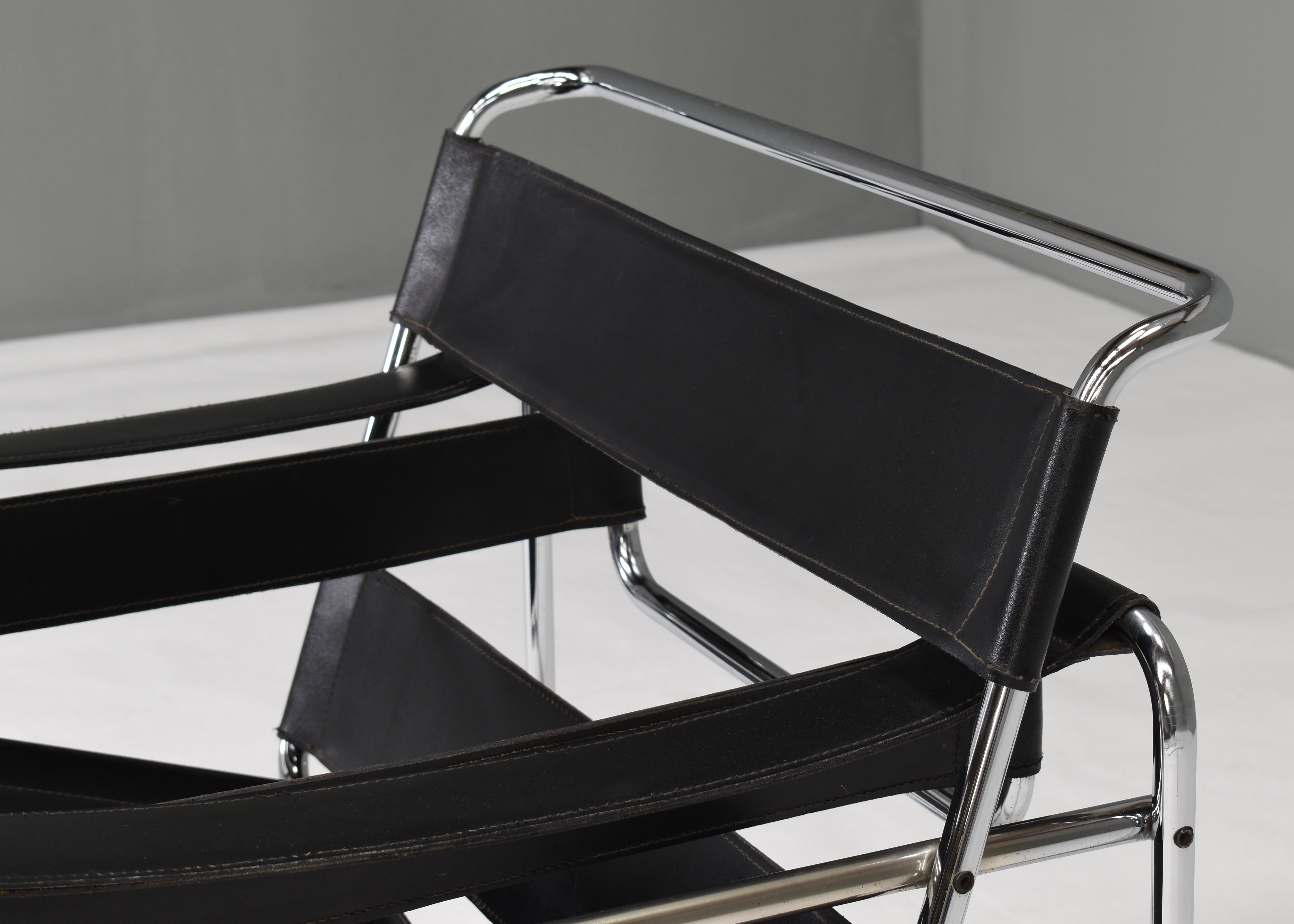 Wassily Chair by Marcel Breuer for Knoll in Black Leather circa 1970-80 6