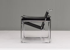 Chaise Wassily de Marcel Breuer pour Knoll en cuir noir, circa 1970-80