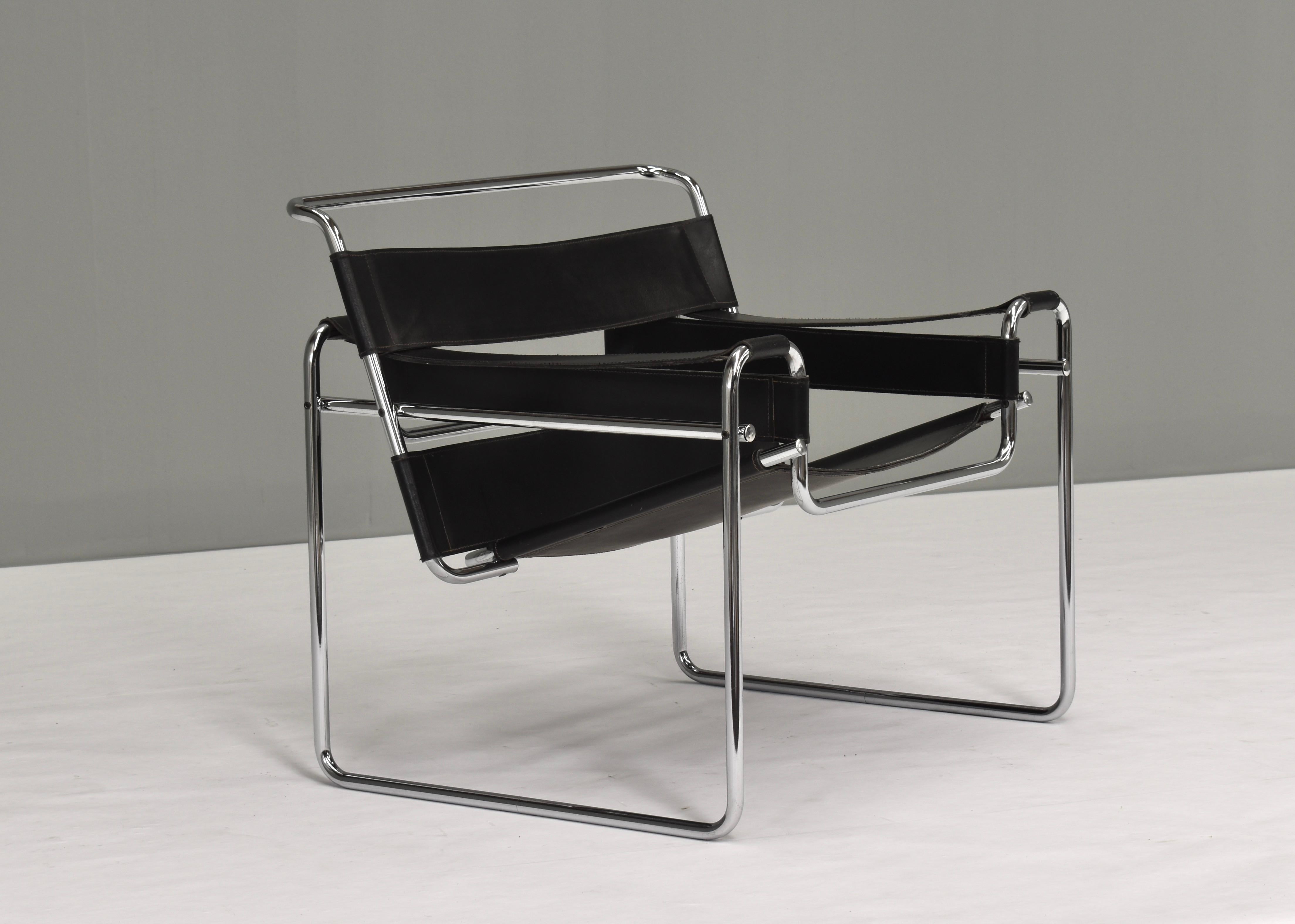 Wassily Chair by Marcel Breuer for Knoll in Black Leather circa 1970-80 In Good Condition In Pijnacker, Zuid-Holland