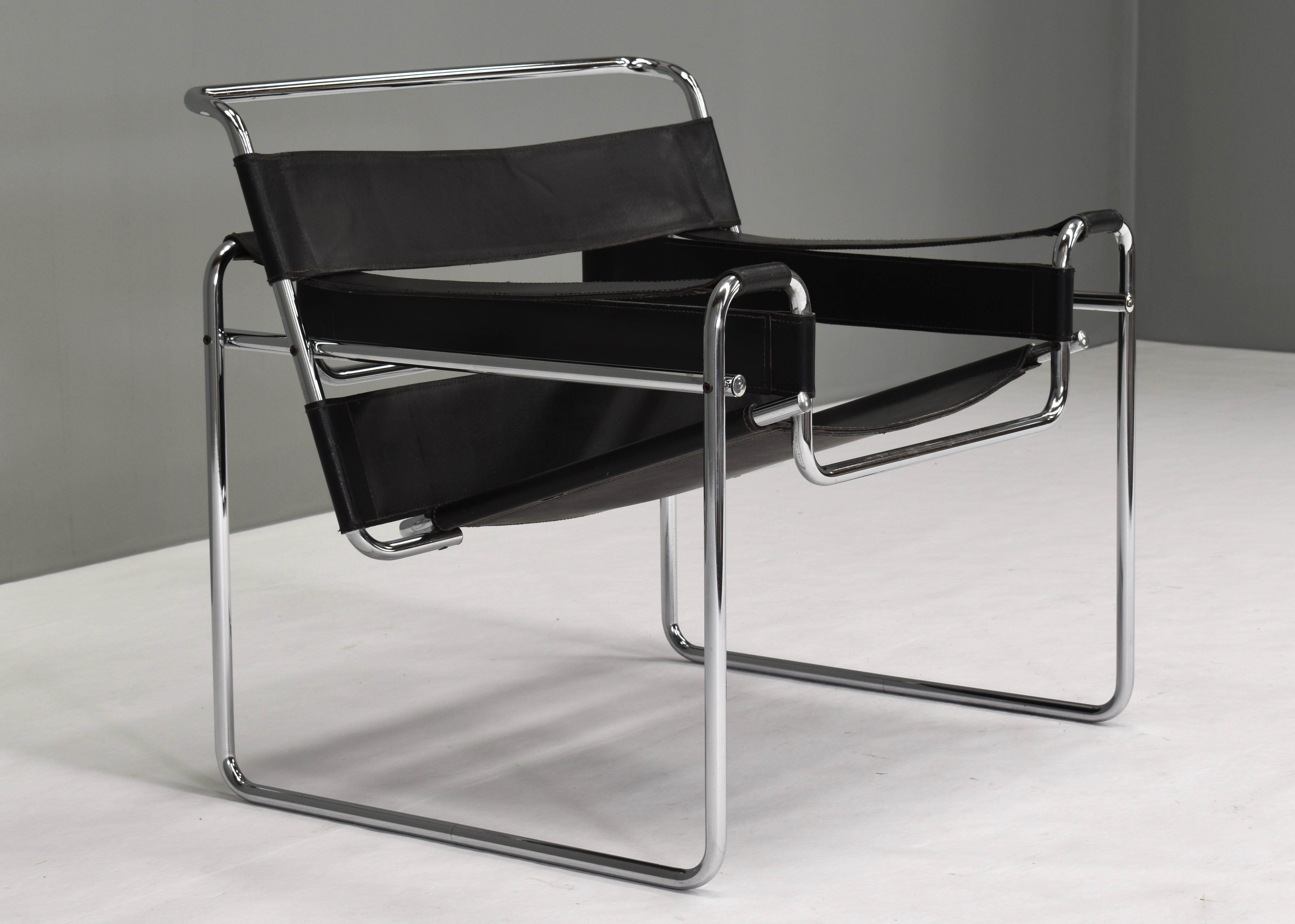 Early 20th Century Wassily Chair by Marcel Breuer for Knoll in Black Leather circa 1970-80