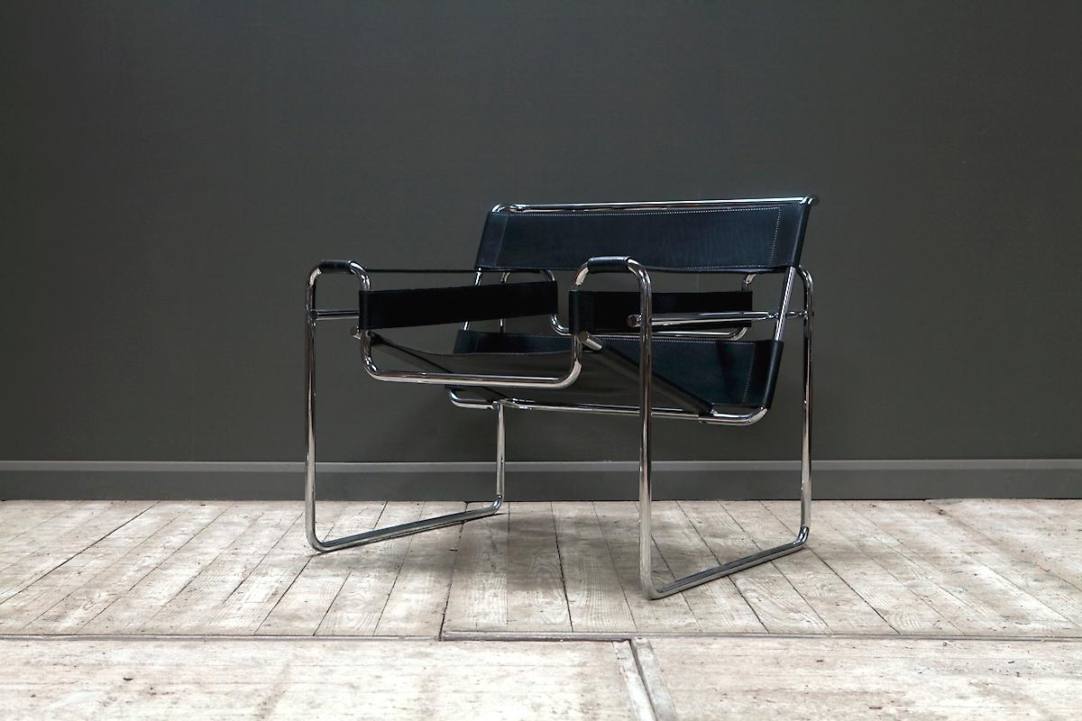 Iconic original Wassily Chair, circa 1970s, designed by Marcel Breuer and made by Knoll International. Featuring chrome frame and leather seats and in great condition throughout. Original Knoll International label on the frame.