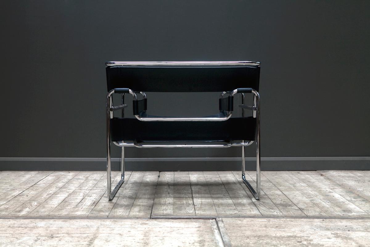 Wassily Chair by Marcel Breuer for Knoll International In Good Condition For Sale In Chesham, GB