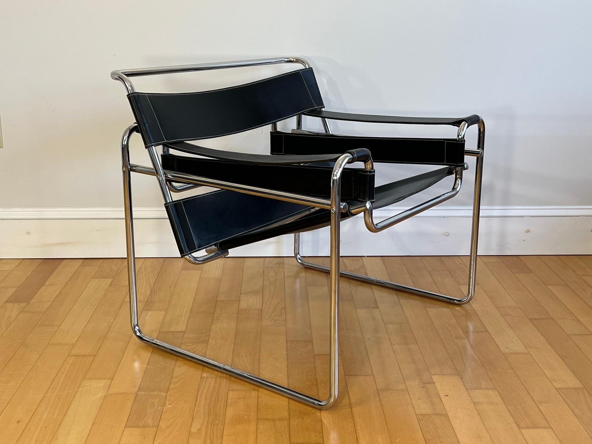 Italian Wassily Chair Model B3 in Black Leather by Marcel Breuer, Italy, 1925 For Sale
