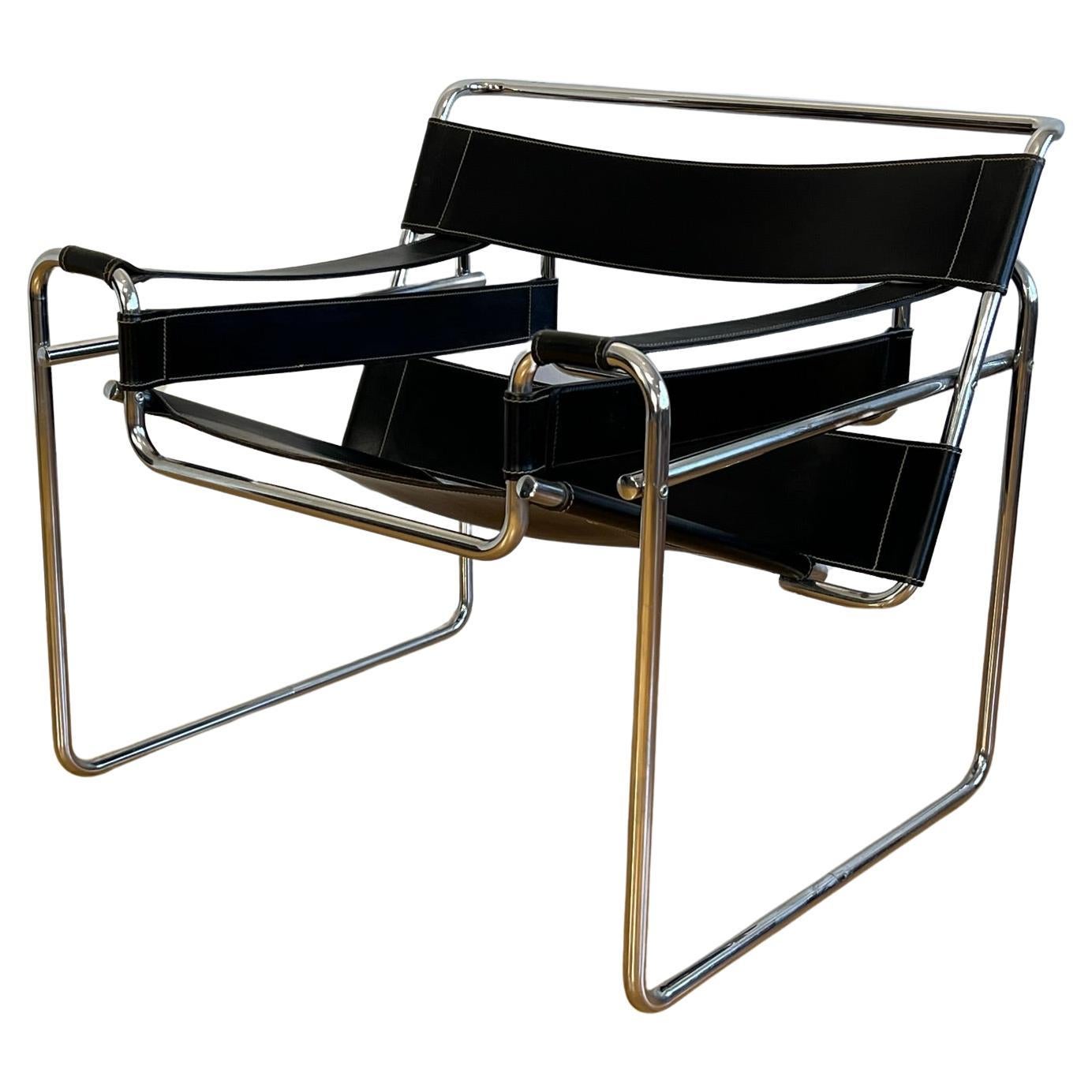 Wassily Chair Model B3 in Black Leather by Marcel Breuer, Italy, 1925 For Sale