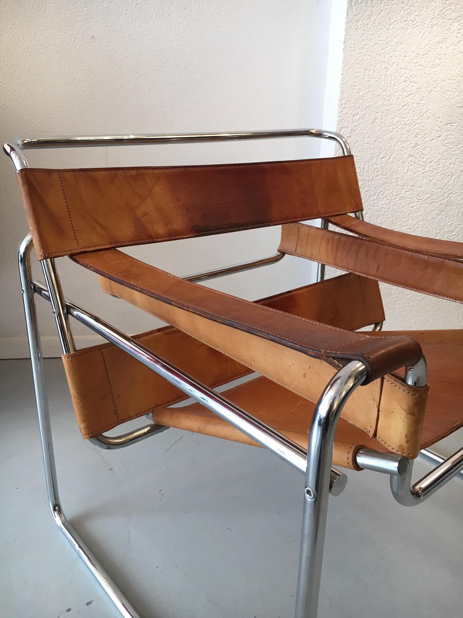 Wassily Cognac Leather Armchair by Marcel Breuer Knoll, circa 1970 In Good Condition In Geneva, CH