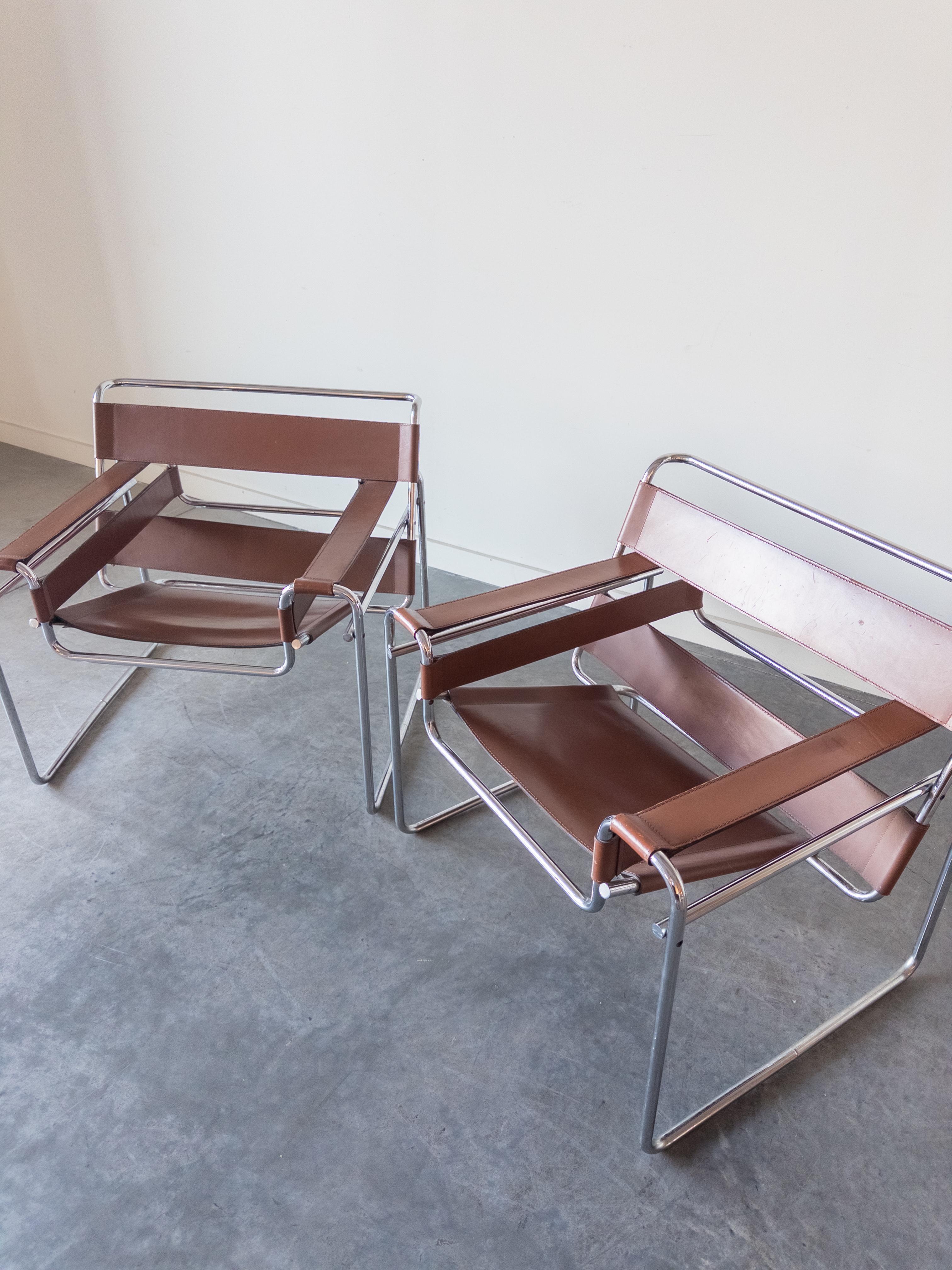 Mid-Century Modern Chaises en cuir cognac Wassily par Marcel Breuer pour Gavina en vente