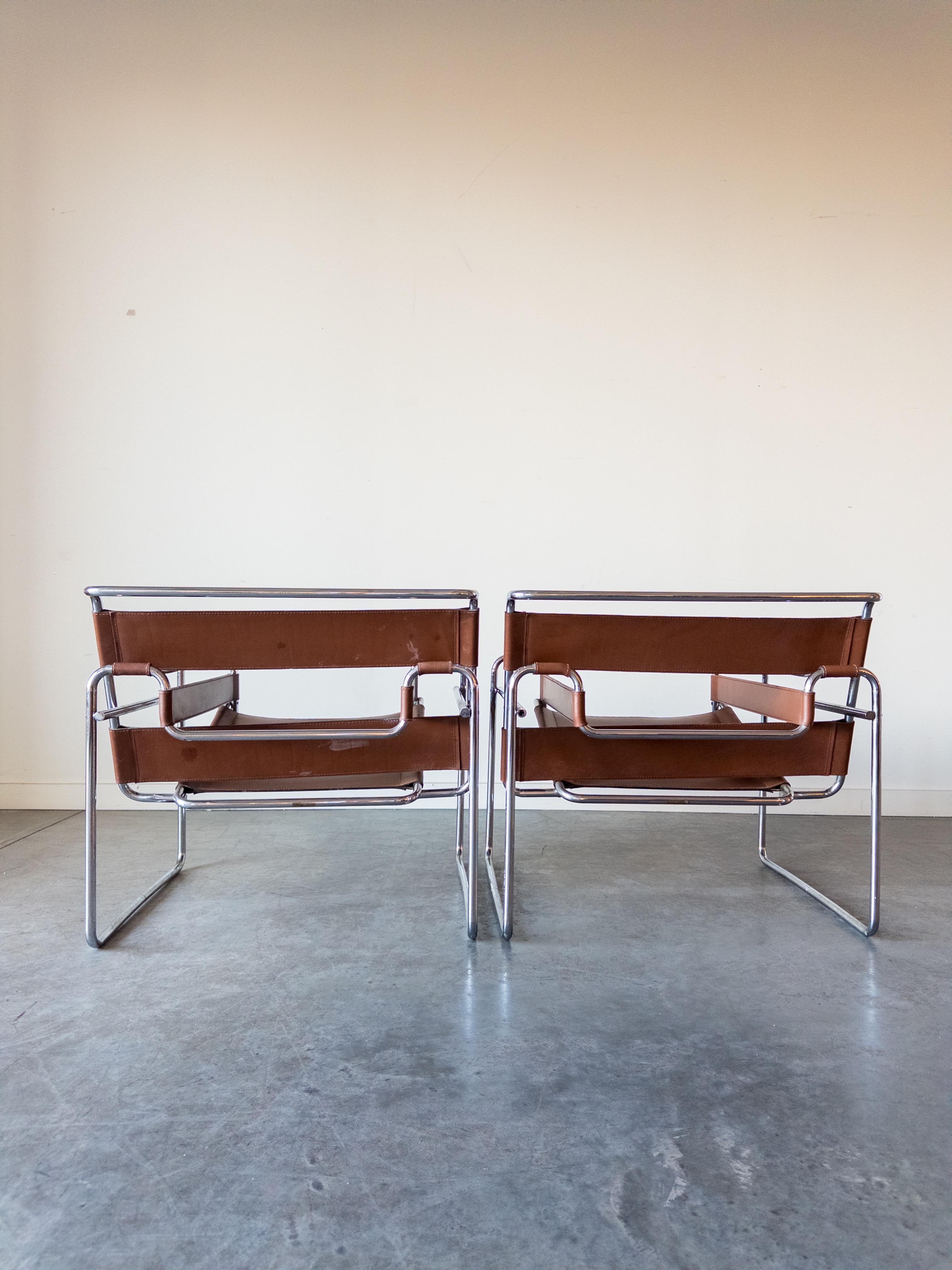 Milieu du XXe siècle Chaises en cuir cognac Wassily par Marcel Breuer pour Gavina en vente