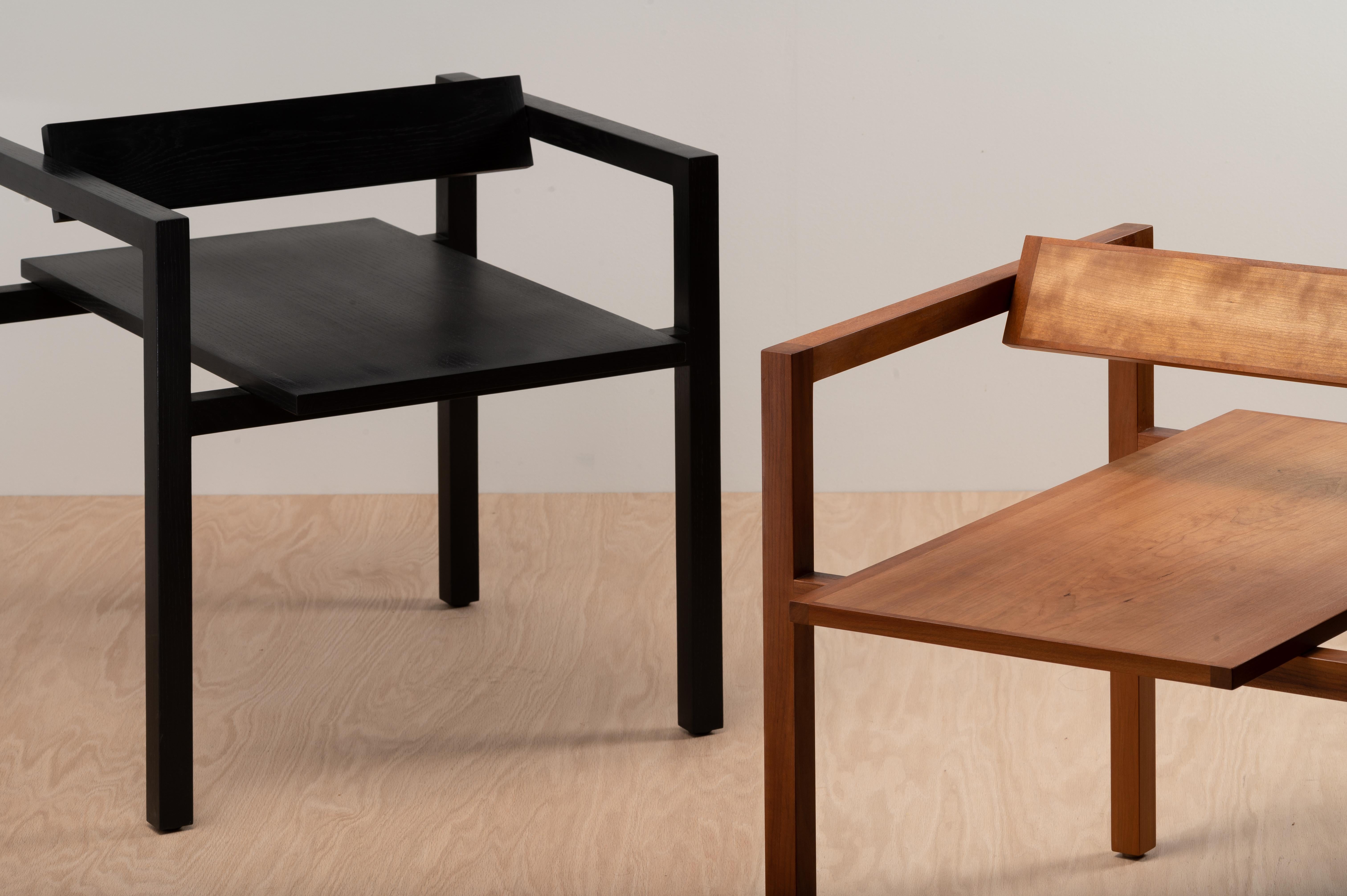 Wassily-inspirierter schwarzer Holzkastenstuhl mit drehbarer Rückenlehne von N. Bijan Pourfard (Moderne) im Angebot