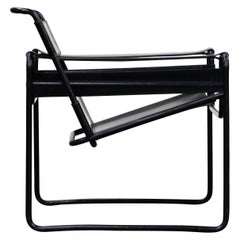 chaise longue en cuir noir sur noir 'Wassily' Marcel Breuer pour Knoll:: très rare