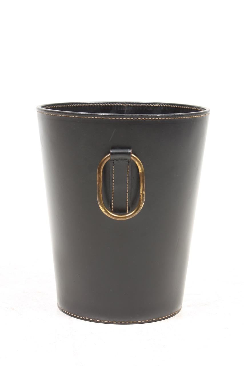 Mid-20th Century Waste Bin in Patinated Leather and Brass. Made for Illums Bolighus, 1950s For Sale