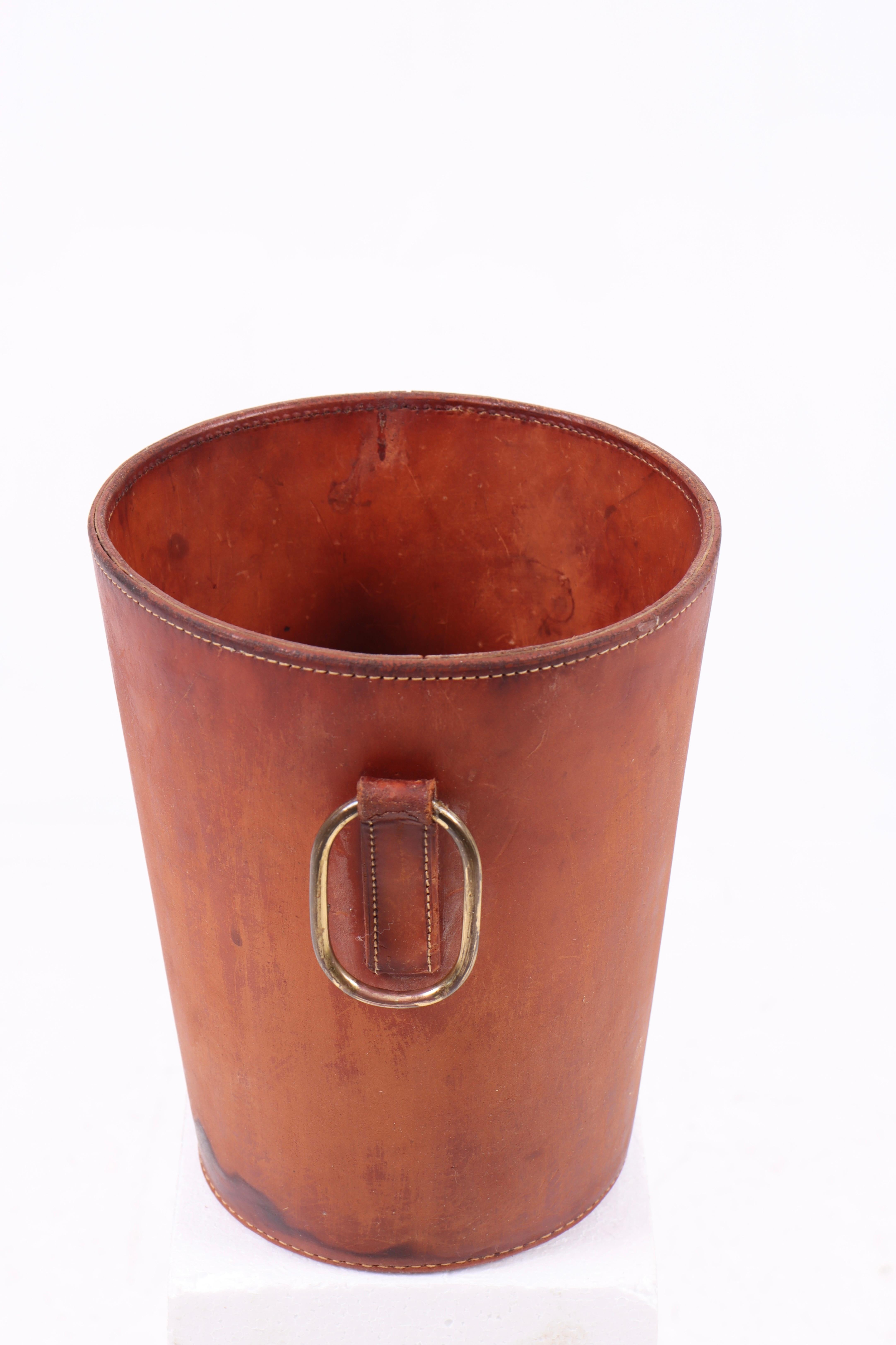 Mid-Century Modern Waste Bin in Patinated Leather, Illums Bolighus, 1950s, Danish Midcentury For Sale