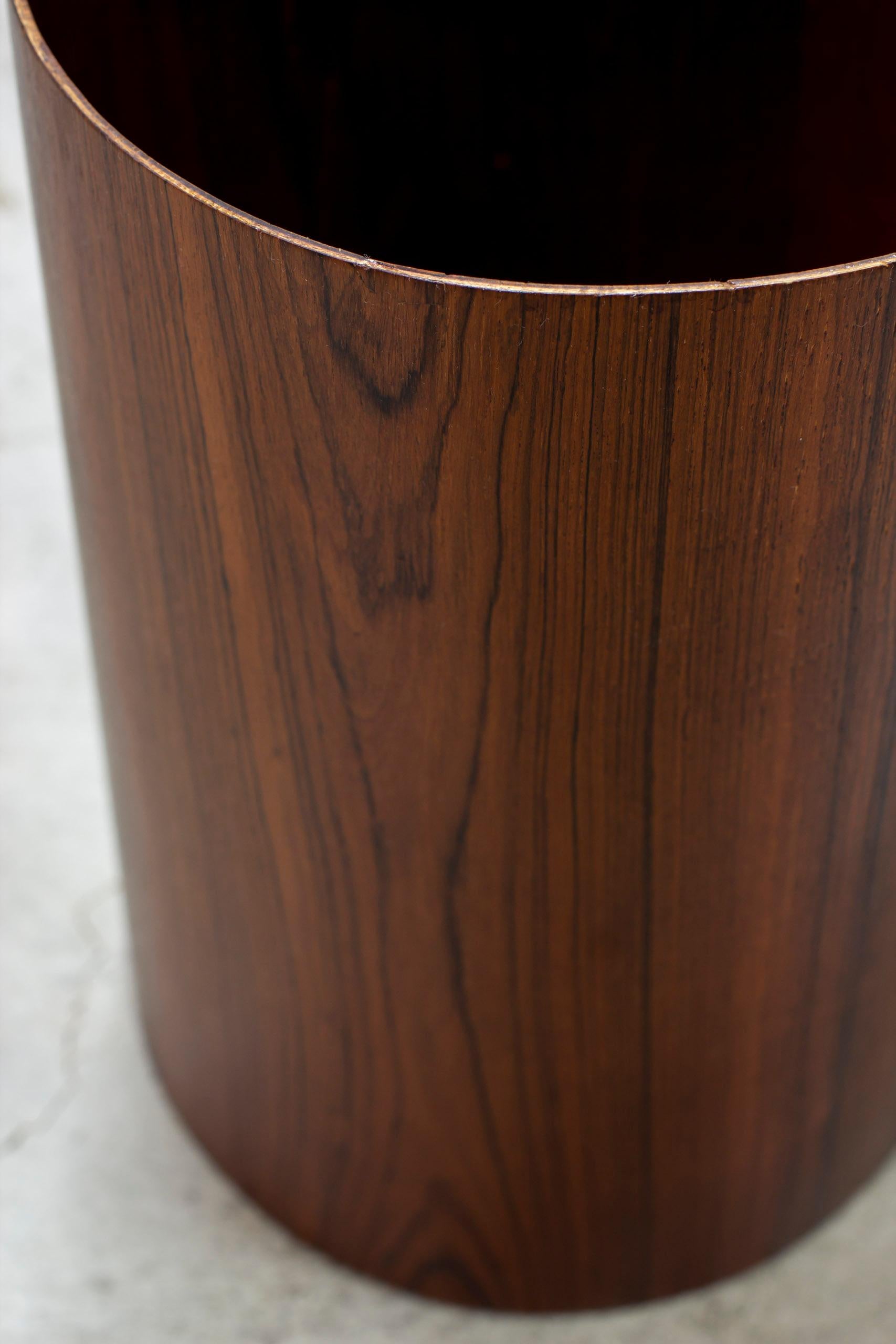 Wastepaper bin in walnut by Einar Barnes, PS Heggen, Norway, 1960s For Sale 1