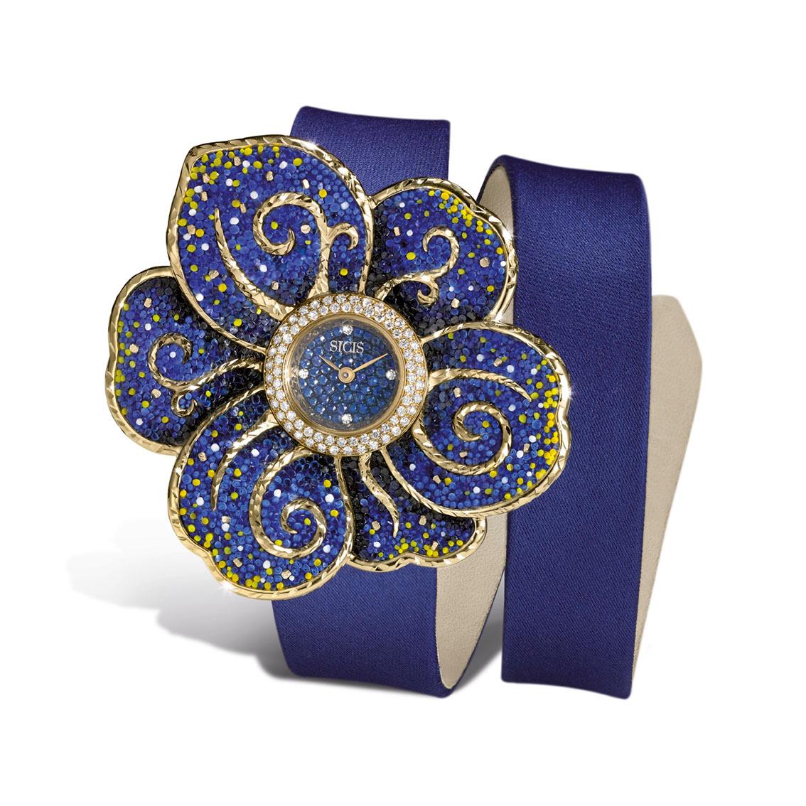 Contemporain Montre en or, diamants blancs, saphirs et bracelet en satin, décorée à la main de micro-mosaïque en vente