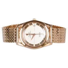 Vintage Watch in 18-carat yellow gold from the Swiss company Universal Genève Polerouter