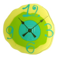 Grande montre Me Clock jaune clair, citron mat et turquoise, de Gaetano Pesce