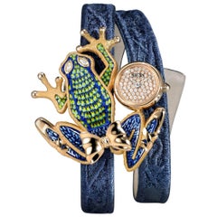 Montre en or jaune et diamants blancs avec bracelet en jean matelassé et micro-mosaïque décorée