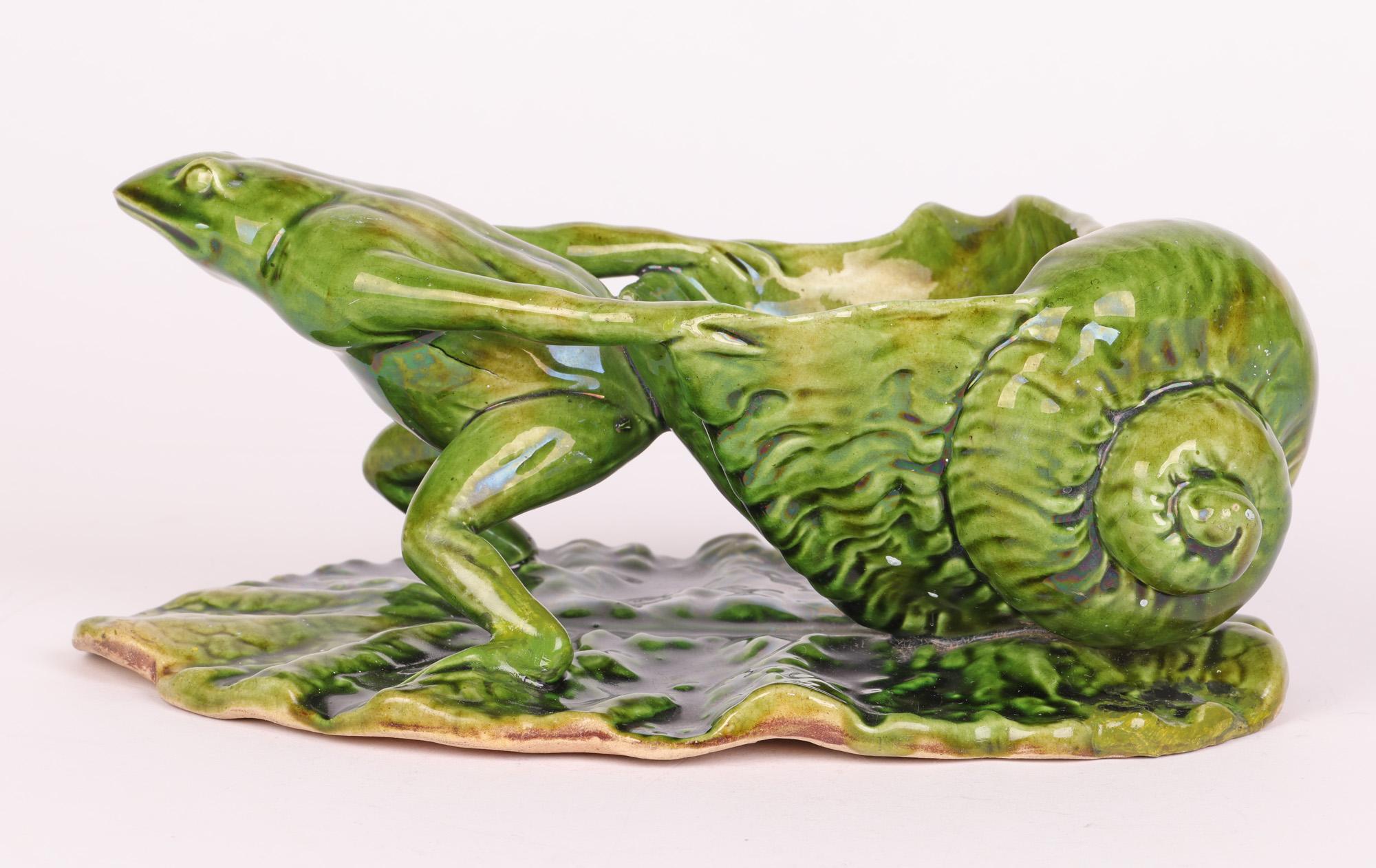 Watcombe Torquay Art pottery Green Glazed Novelty Frog & Shell Sauce Boat   In Good Condition In Bishop's Stortford, Hertfordshire