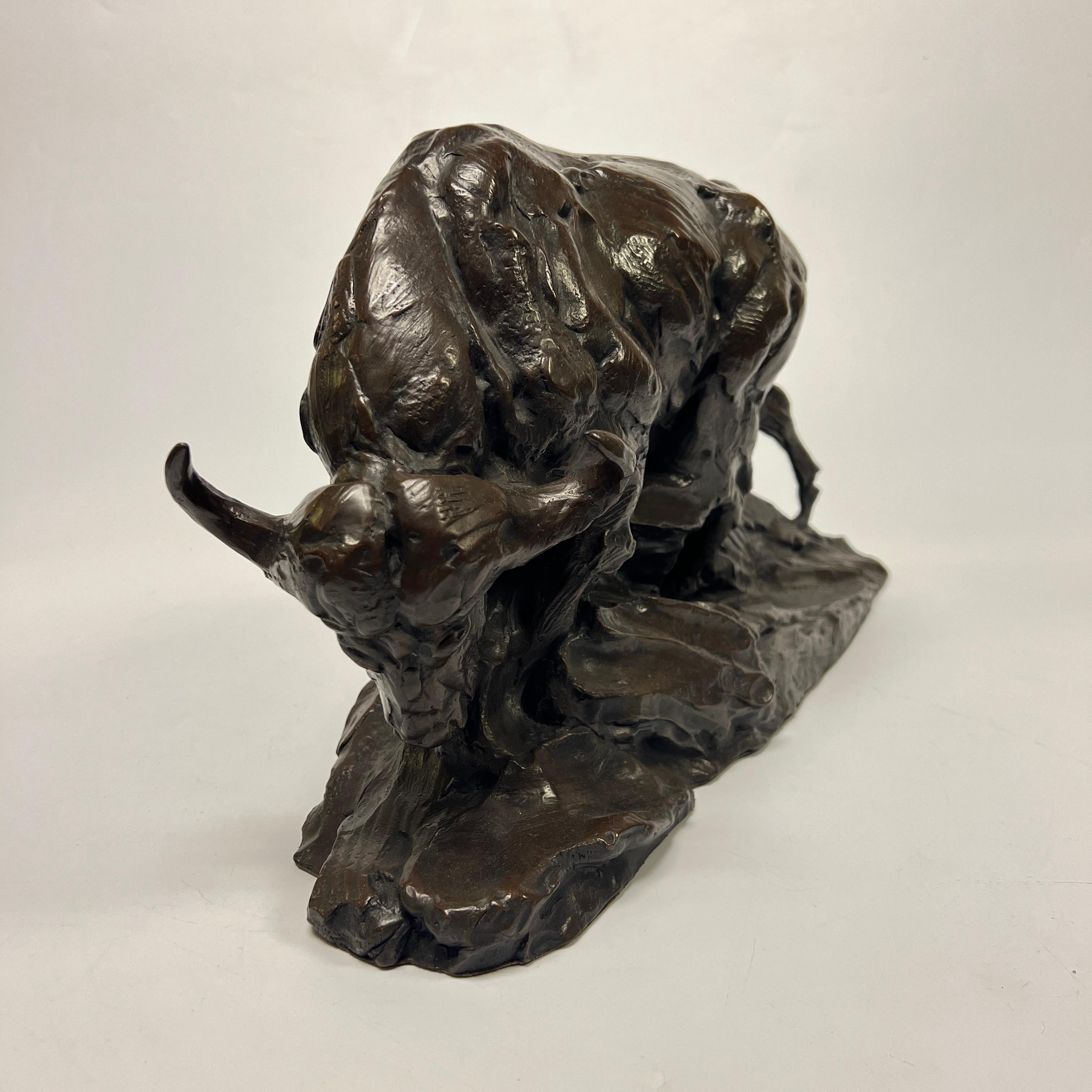 Escultura de bronce Búfalo de agua de Dylan Lewis (1964- ) en Bueno estado para la venta en New York, NY