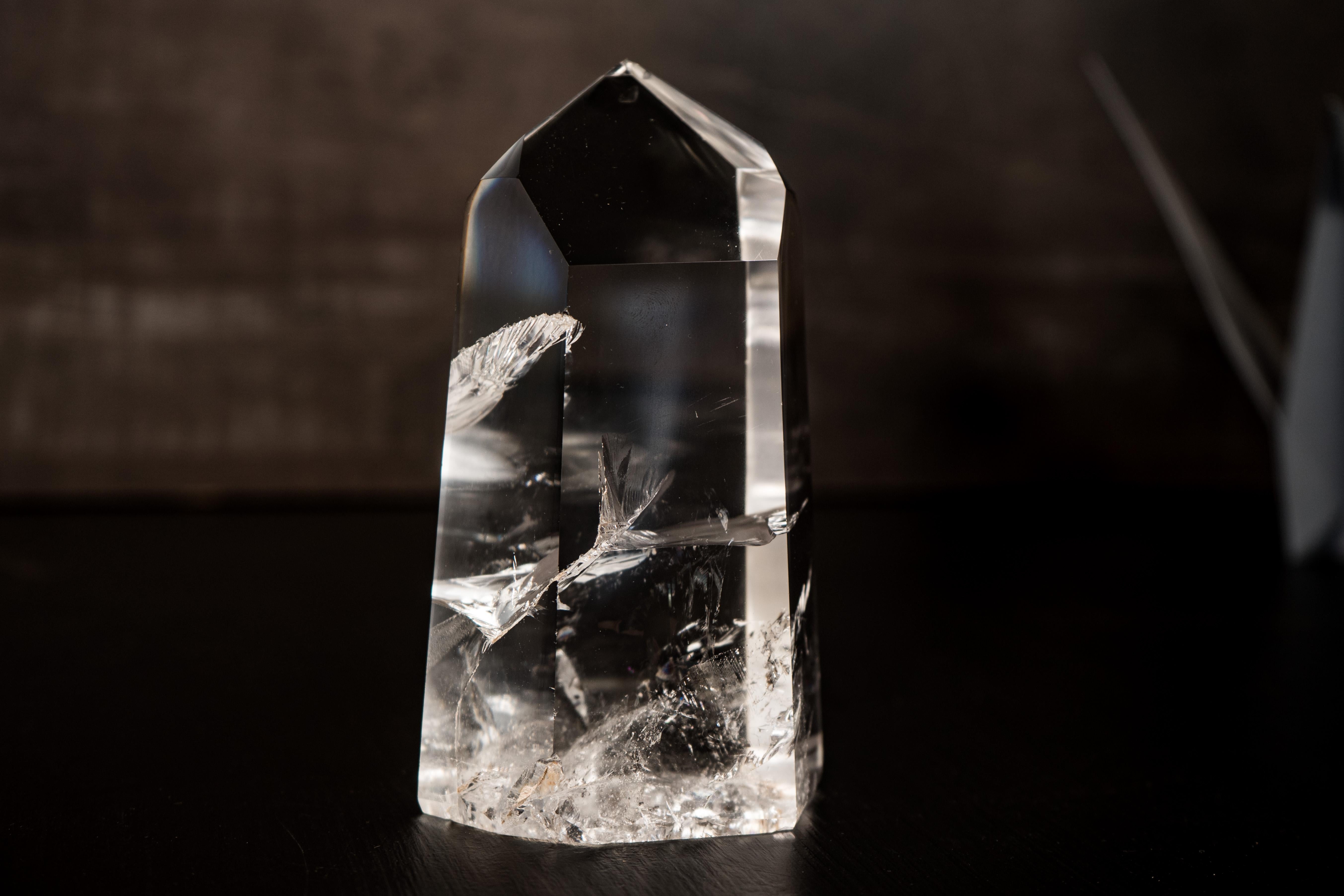 Punta obelisco in quarzo lemuriano chiaro come l'acqua, da Diamantina in vendita 4