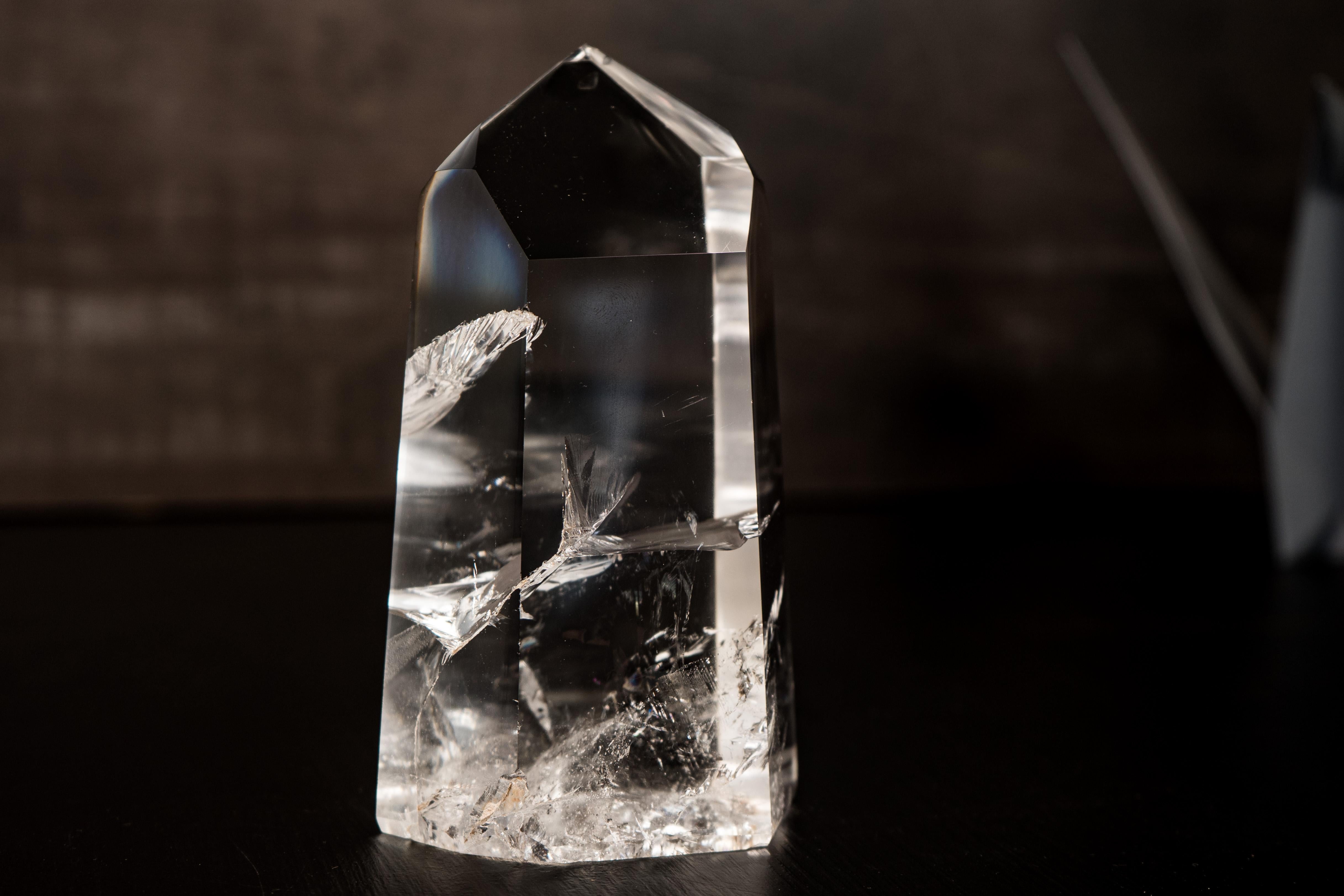 Punta obelisco in quarzo lemuriano chiaro come l'acqua, da Diamantina in vendita 3