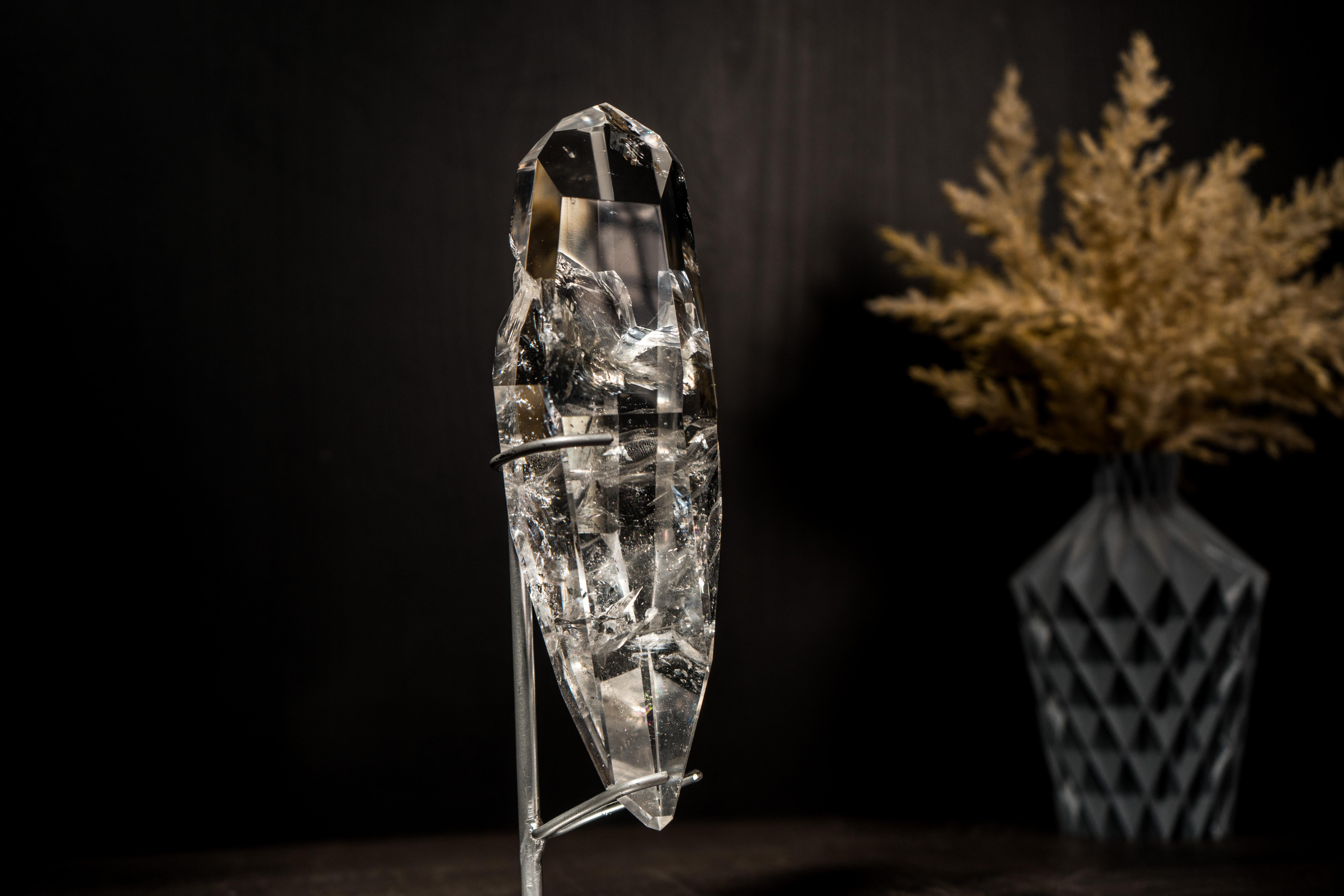 Super High-Grade Natural Diamantina Lemurian Crystal

▫️ Description

Spotless, with beautiful aesthetics and perfect crystal, this is a very special crystal point of real Lemurian quartz from Diamantina, Brazil—an area once famed for diamond mining