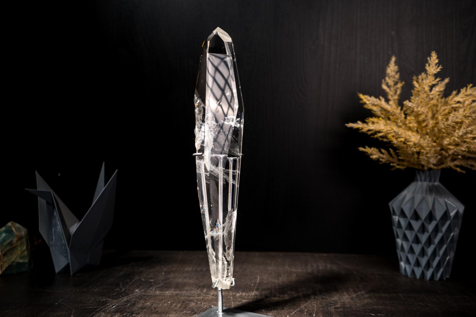 Eau claire Véritable Pointe de Quartz Lémurien en vente 9