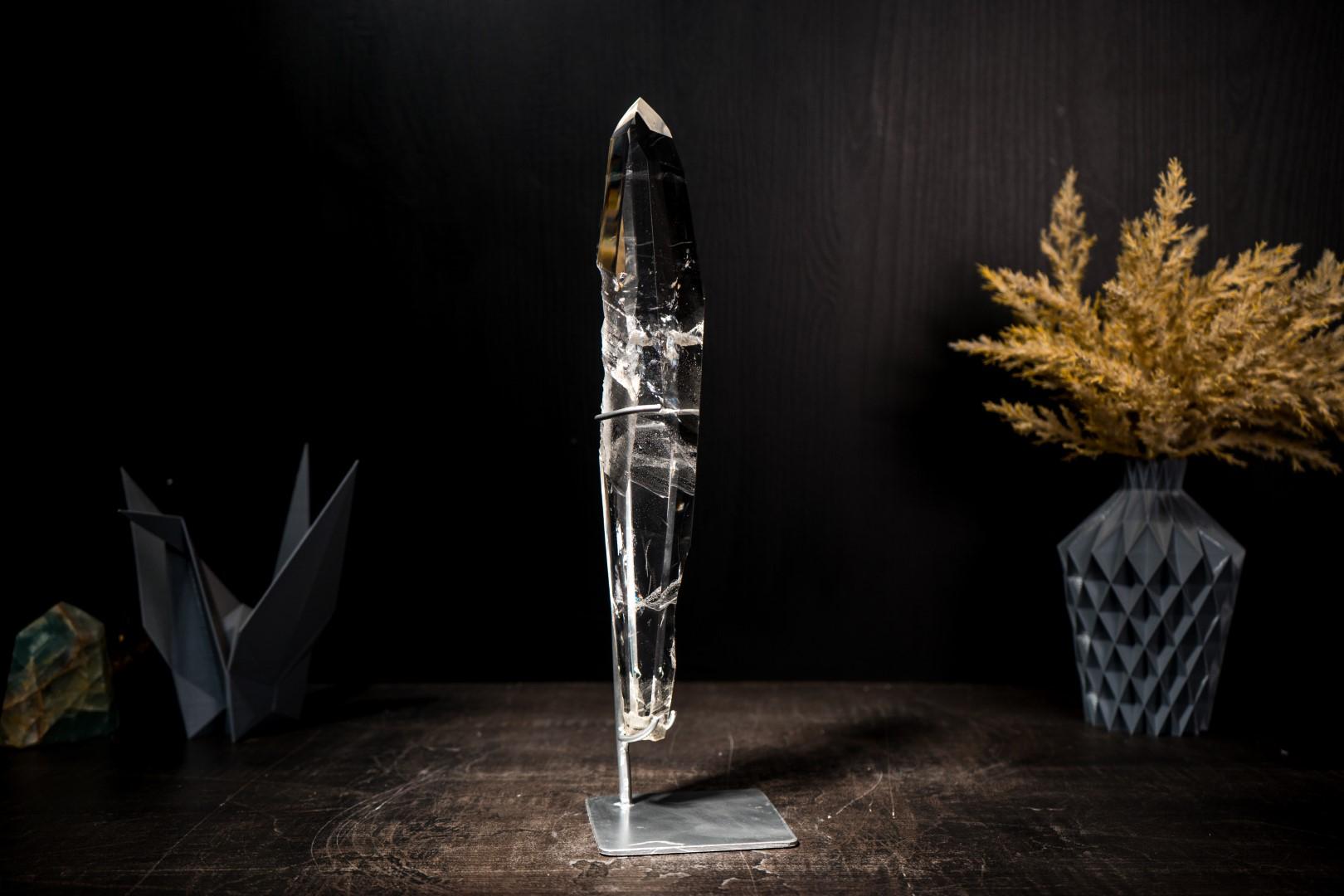 Eau claire Véritable Pointe de Quartz Lémurien en vente 11