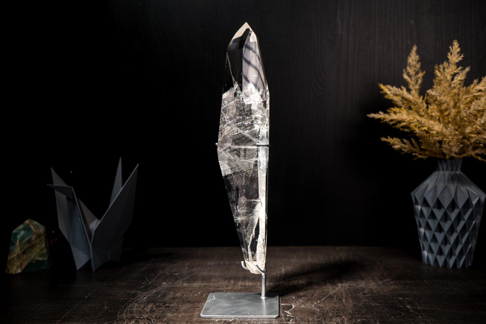 Eau claire Véritable Pointe de Quartz Lémurien en vente 12