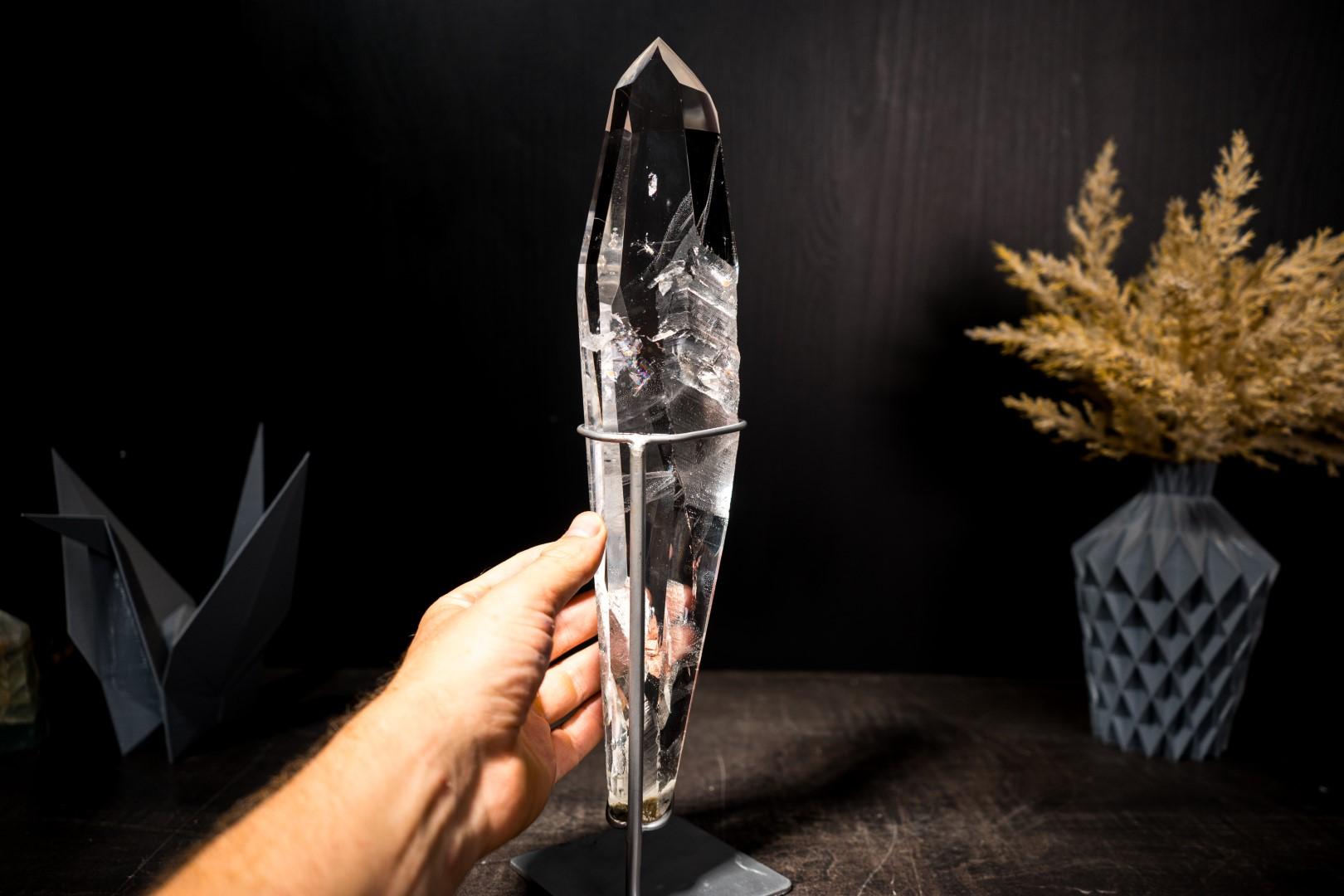 Eau claire Véritable Pointe de Quartz Lémurien en vente 14