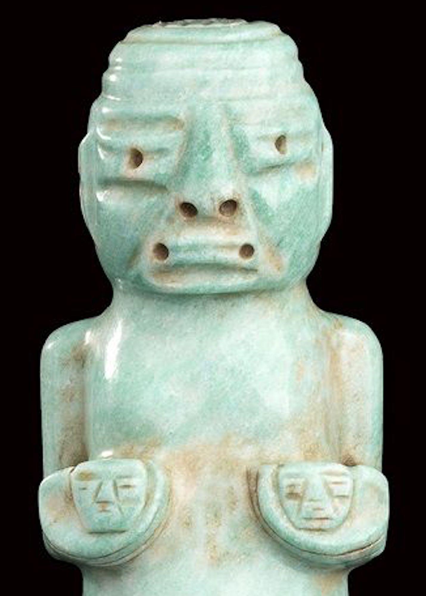 Water Green Jade Figure Olmec-Style, Mexico In Good Condition In Roma, IT