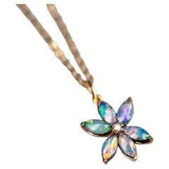 Collar Colgante Lirio de Agua Doblete Ópalo Diamante Oro Amarillo 18K