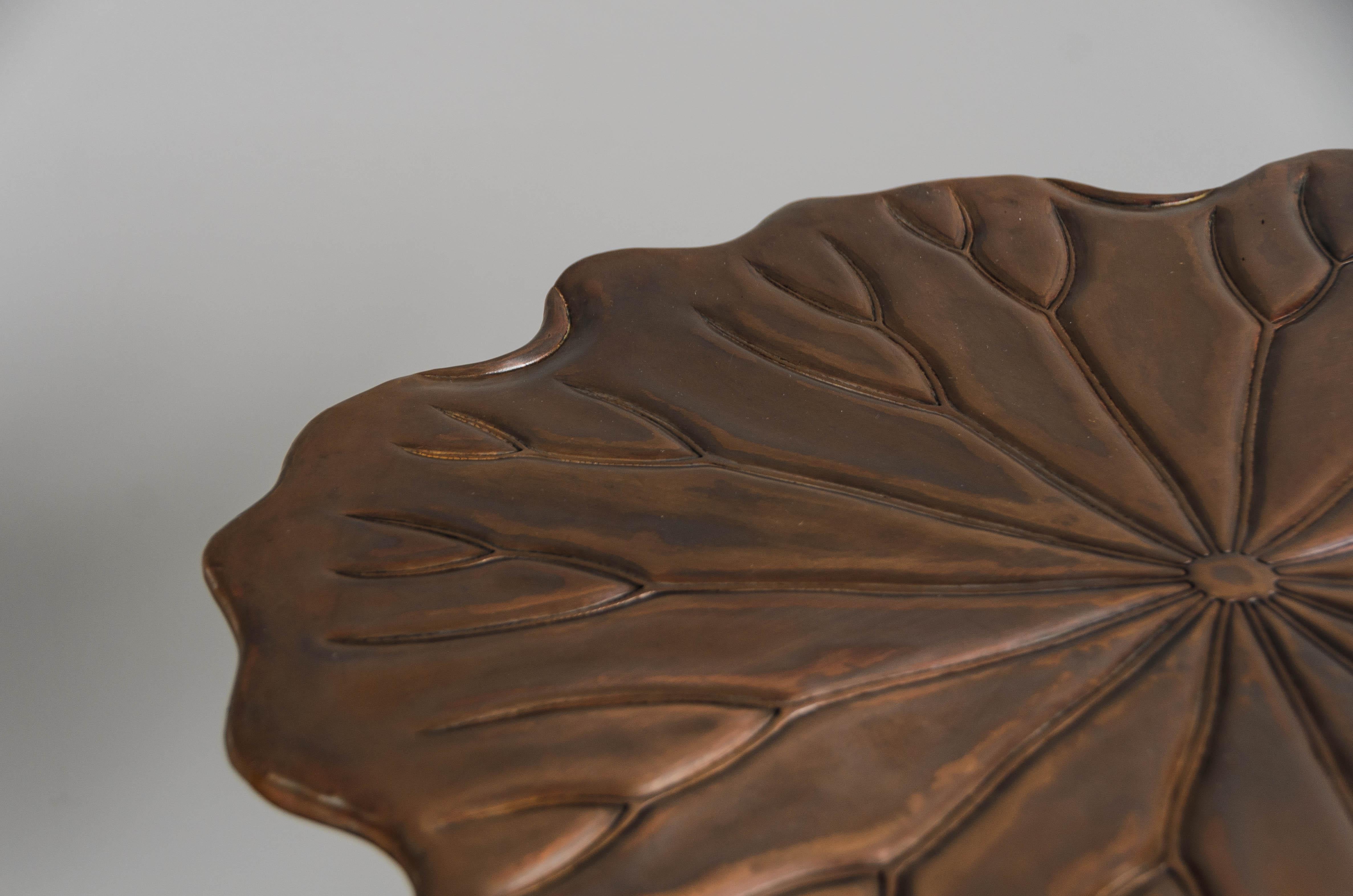 Cuivre Table en forme de nénuphar en cuivre antique de Robert Kuo, contemporaine, édition limitée en vente