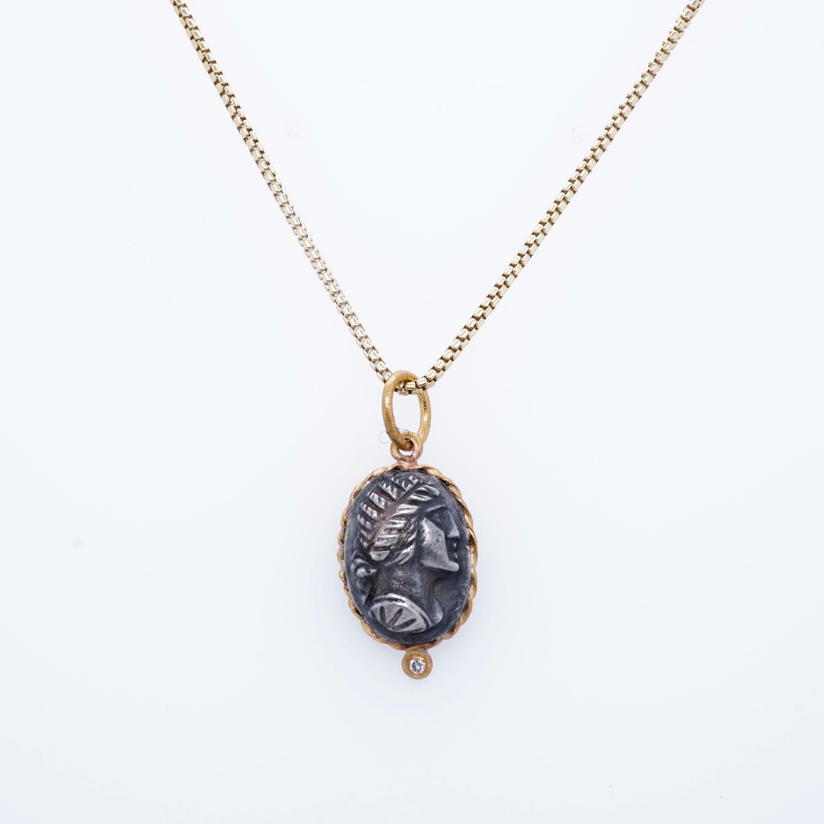 Ninfa dell'acqua, collana con ciondolo e amuleto con diamante, oro 24kt e argento In condizioni Nuovo in vendita a Bozeman, MT
