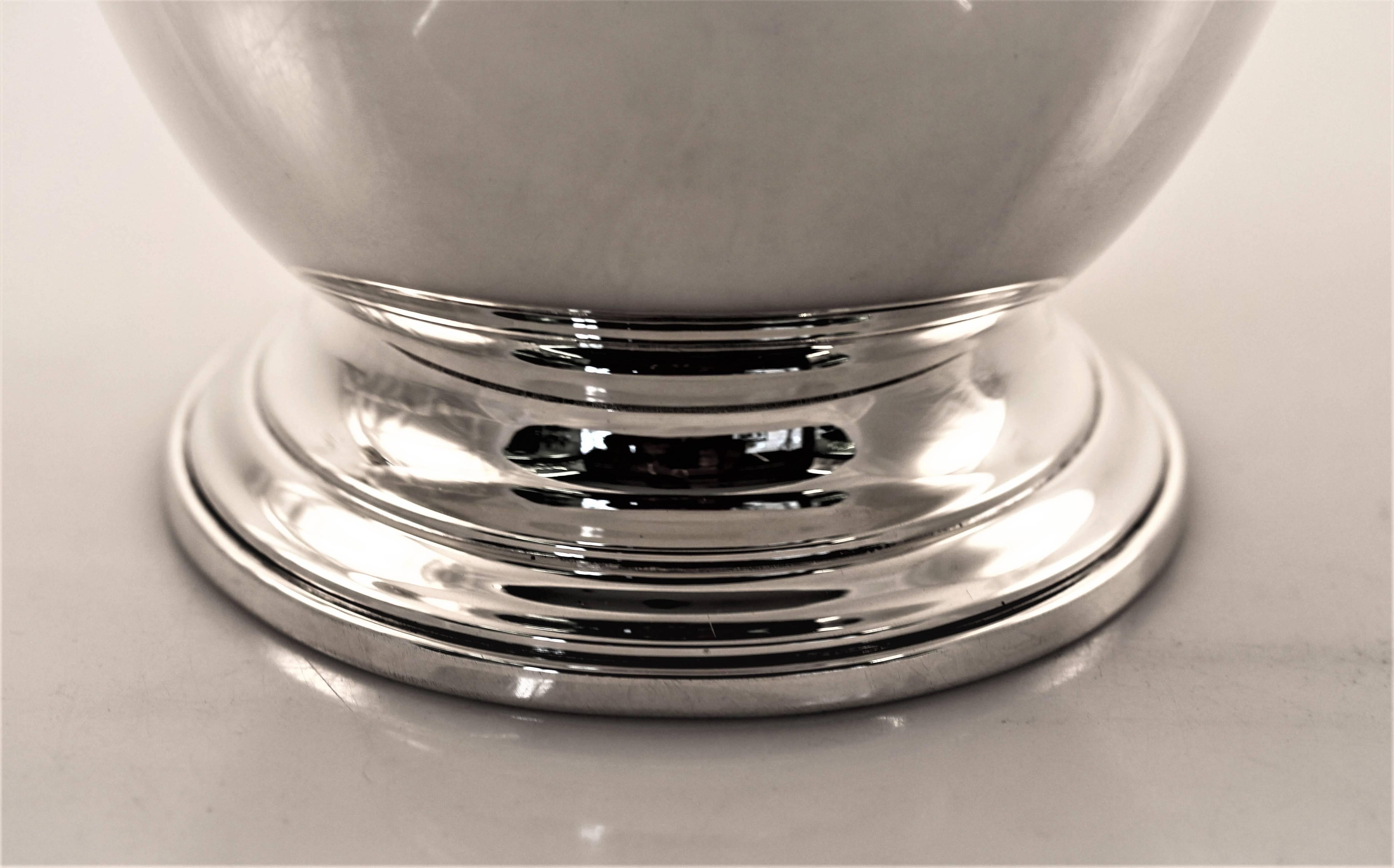 Milieu du XXe siècle Pichet à eau par International Silver en vente