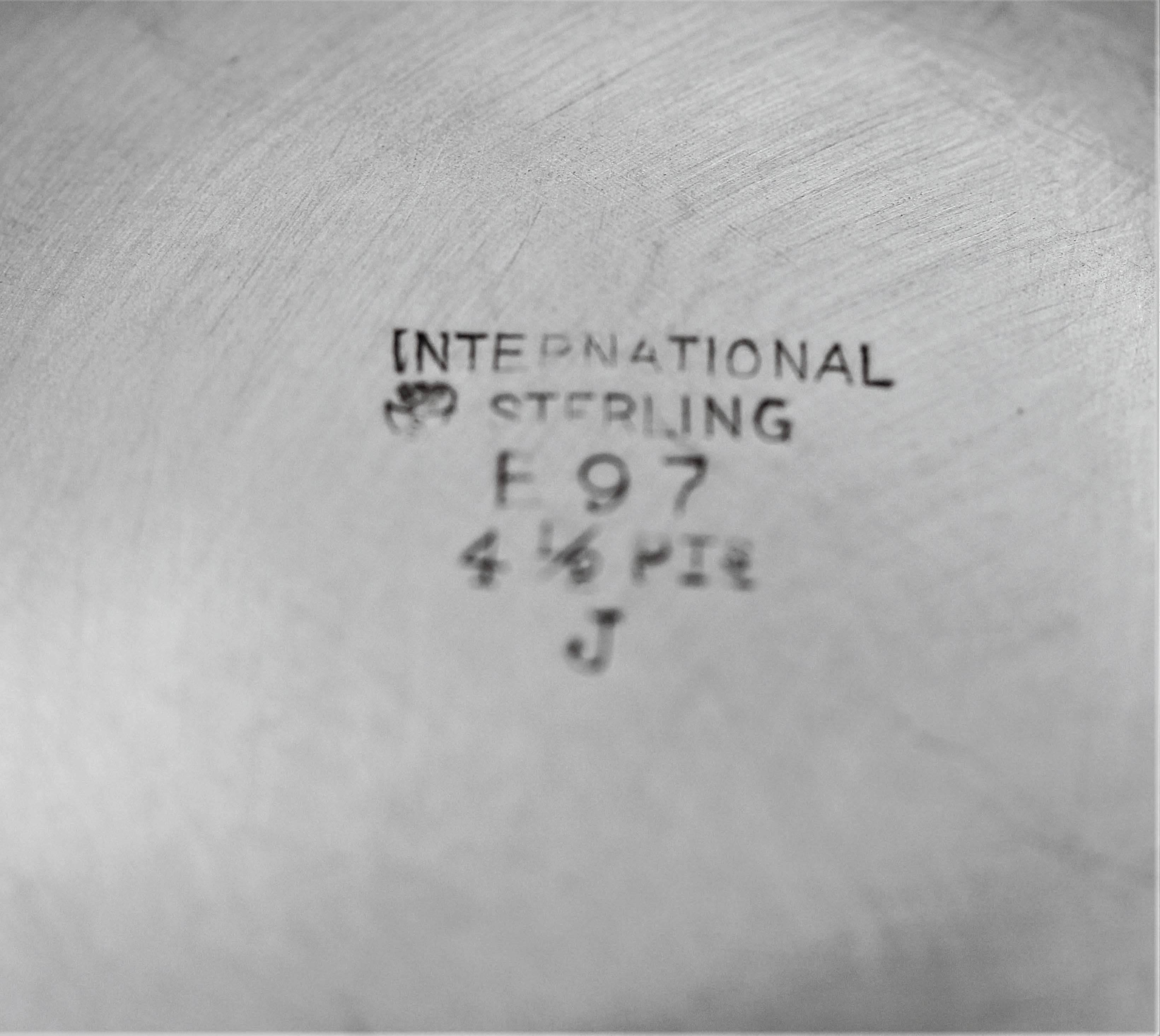 Argent sterling Pichet à eau par International Silver en vente