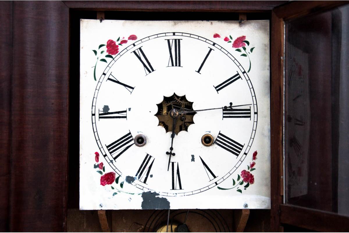 Walnut Waterbury Wall Clock, USA, Mid 19th Century For Sale